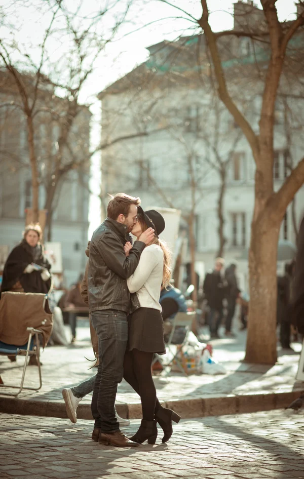 Honeymoon in Paris | Anna Genevieve | Joy Wed blog