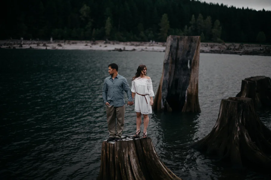 Rattlesnake Lake Engagement | Eleveneleven Films and Photography | Joy Wed blog | http://www.joy-wed.com