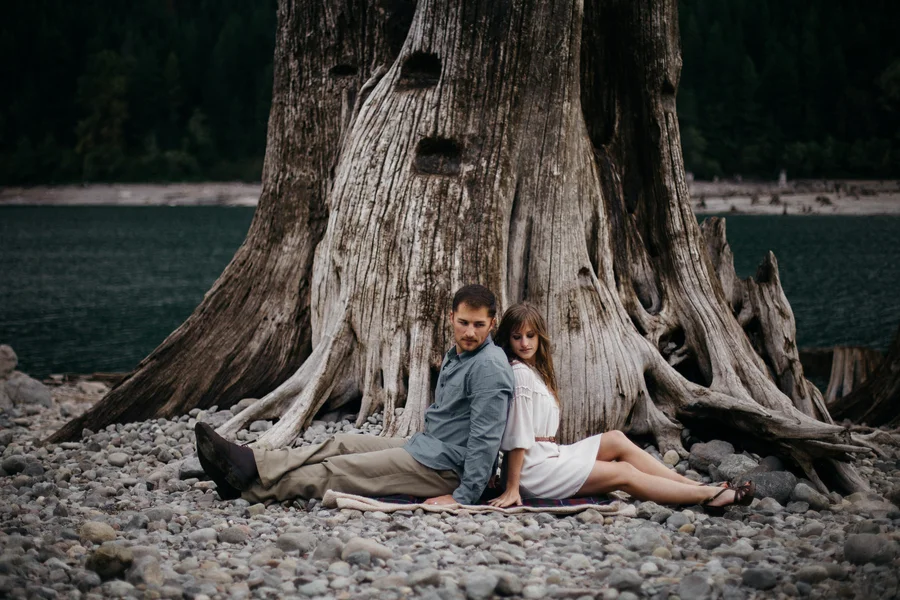 Rattlesnake Lake Engagement | Eleveneleven Films and Photography | Joy Wed blog | http://www.joy-wed.com