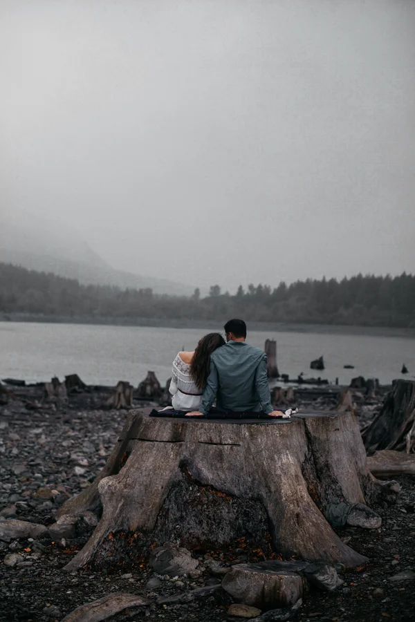 Rattlesnake Lake Engagement | Eleveneleven Films and Photography | Joy Wed blog | http://www.joy-wed.com