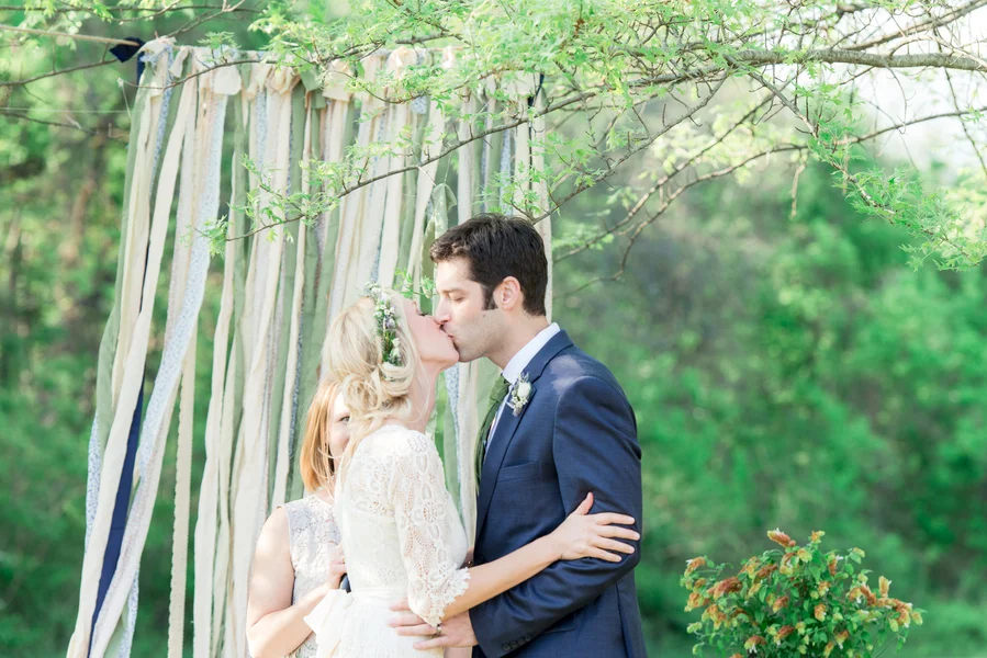 Backyard Nashville Wedding | Rebecca Denton Photography | Joy Wed blog | http://www.joy-wed.com