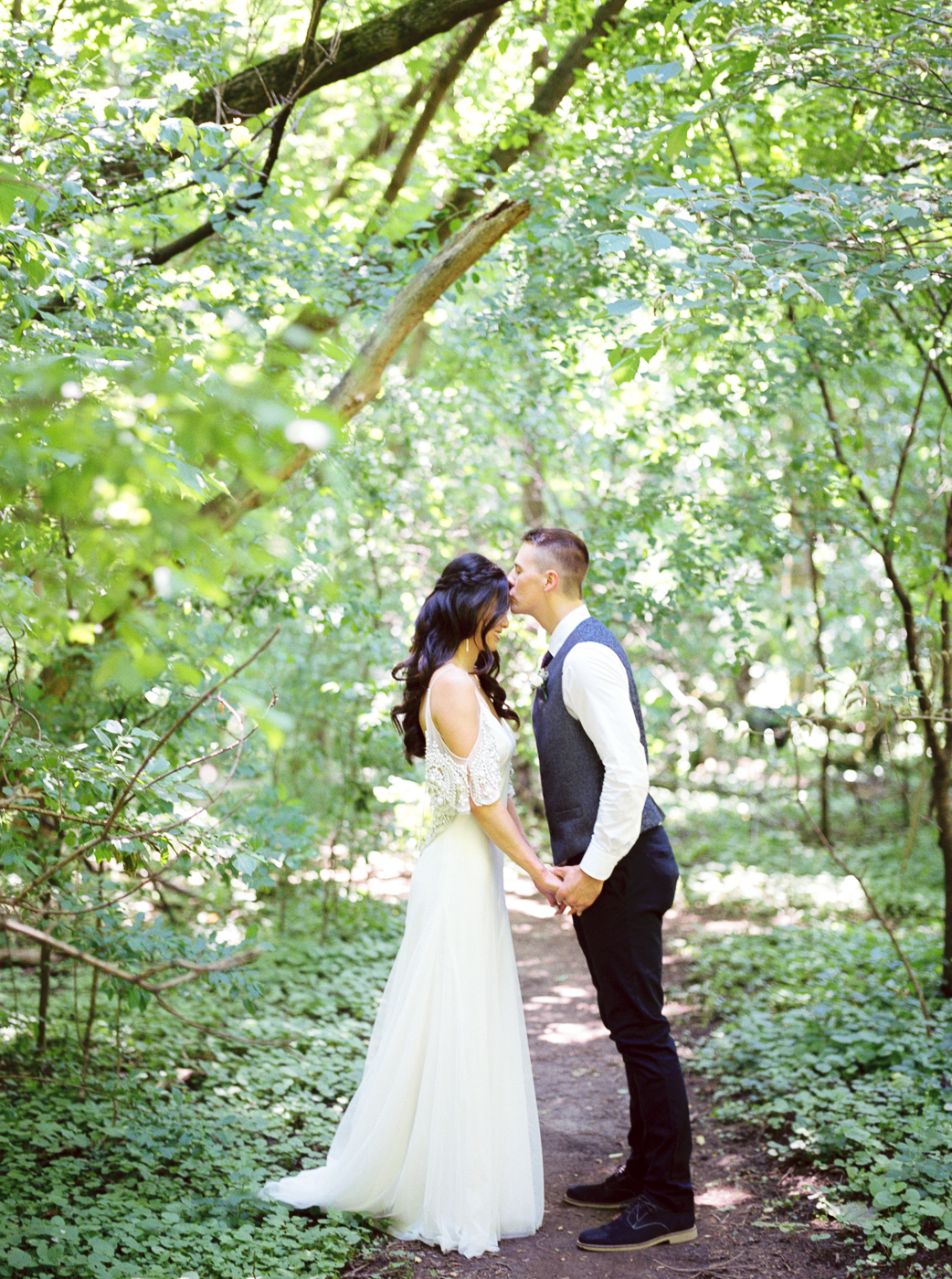 Backyard Toronto Wedding | Julia Park Photography | Joy Wed | http://www.joy-wed.com
