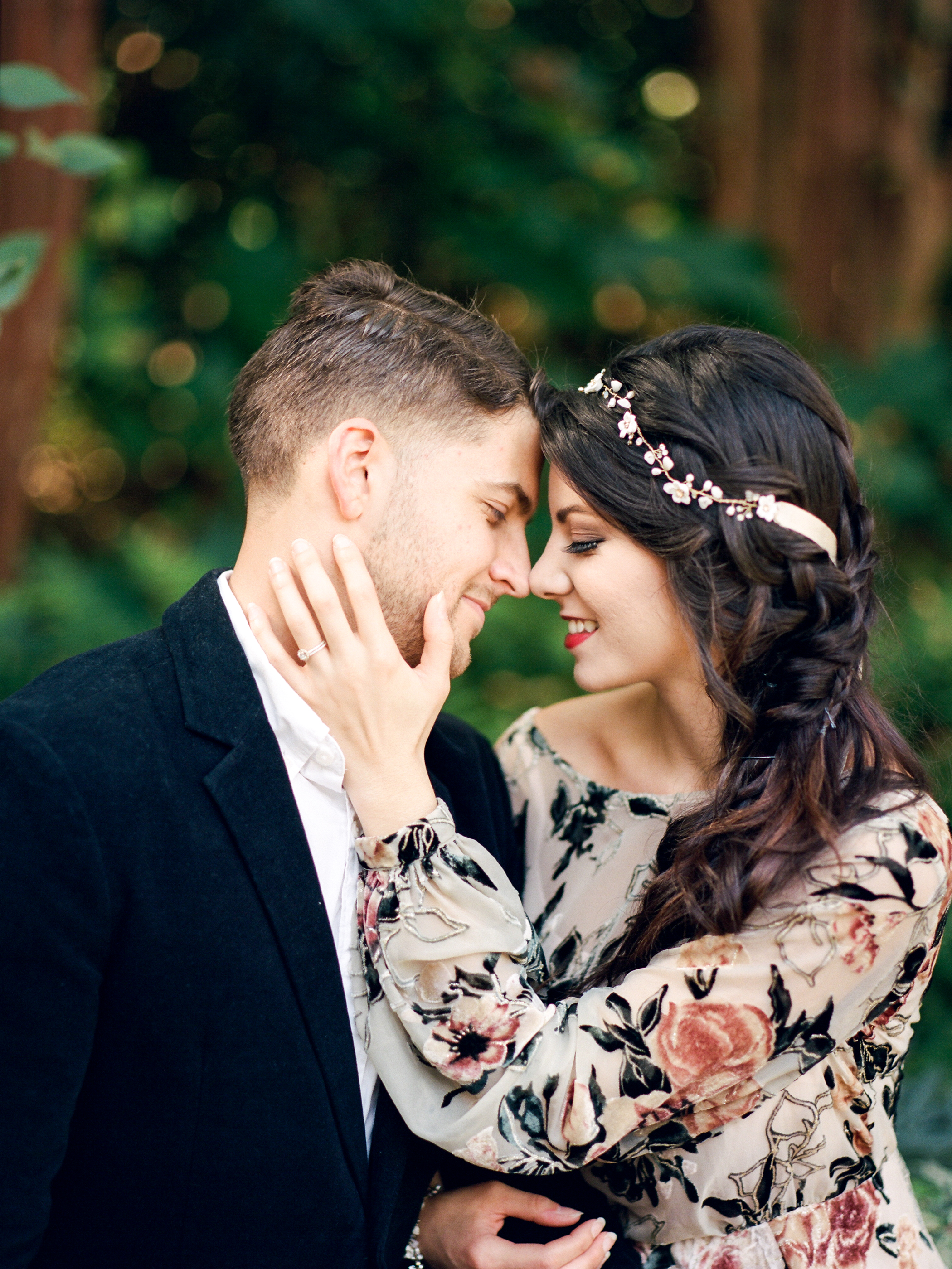 Moody Garden Elopement | Live View Studios | Joy Wed blog | http://www.joy-wed.com
