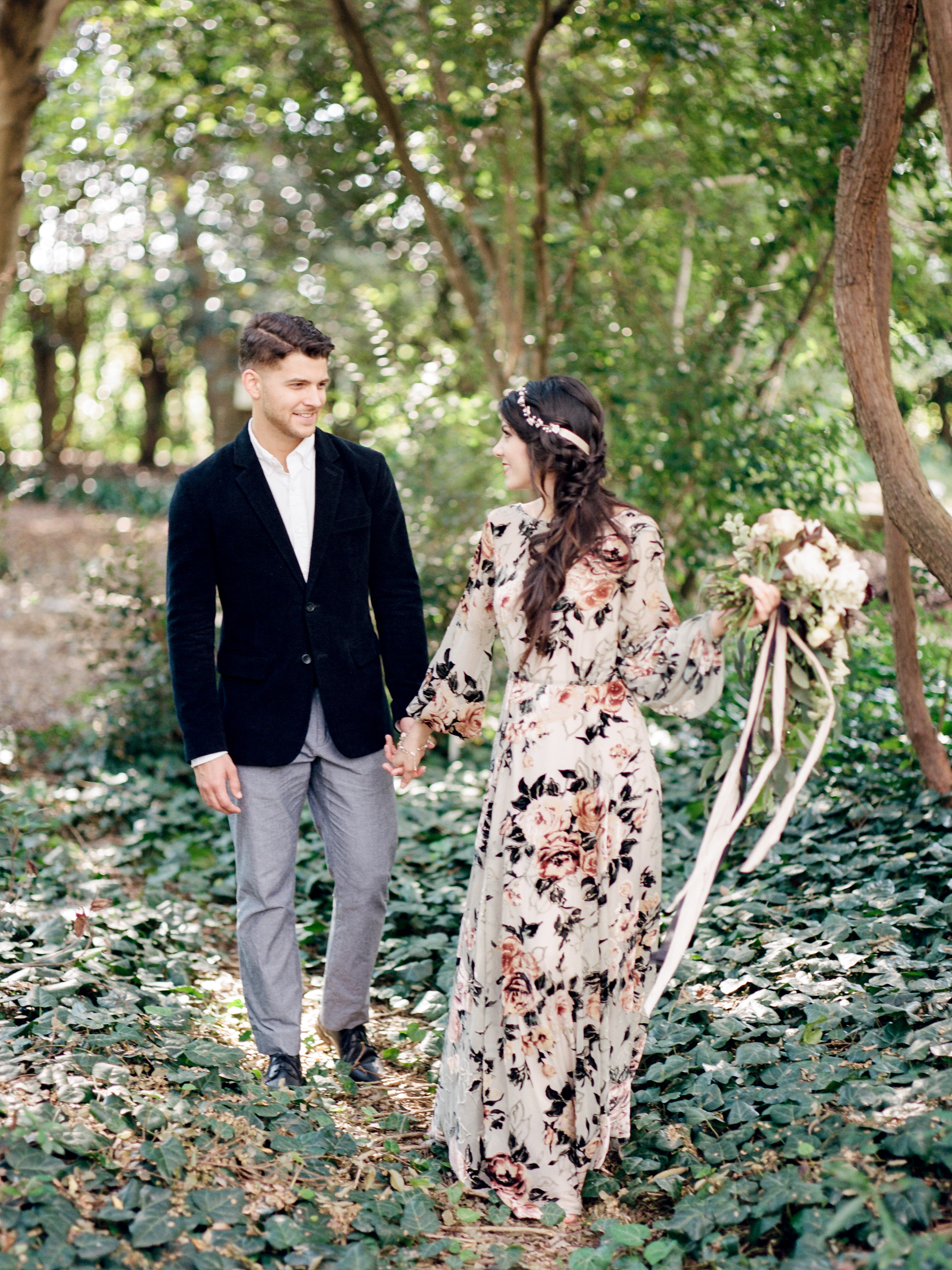Moody Garden Elopement | Live View Studios | Joy Wed blog | http://www.joy-wed.com