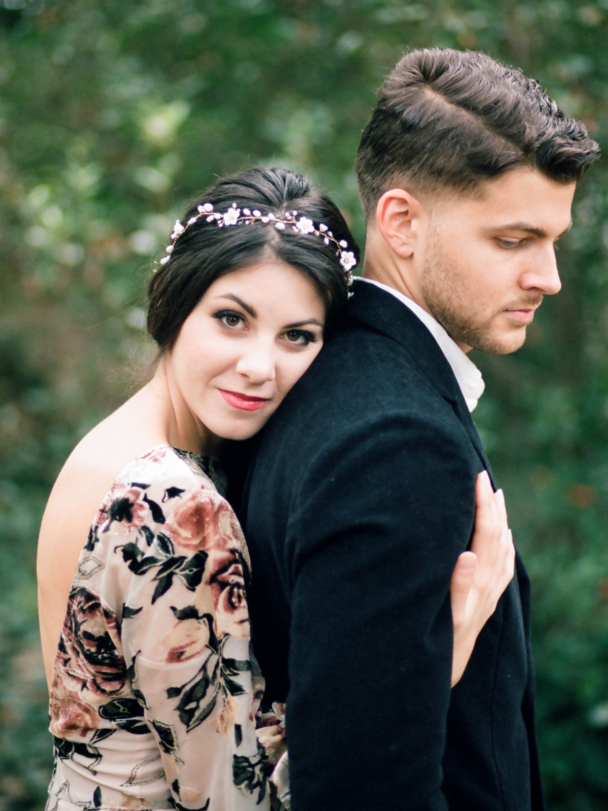 Moody Garden Elopement | Live View Studios | Joy Wed blog | http://www.joy-wed.com
