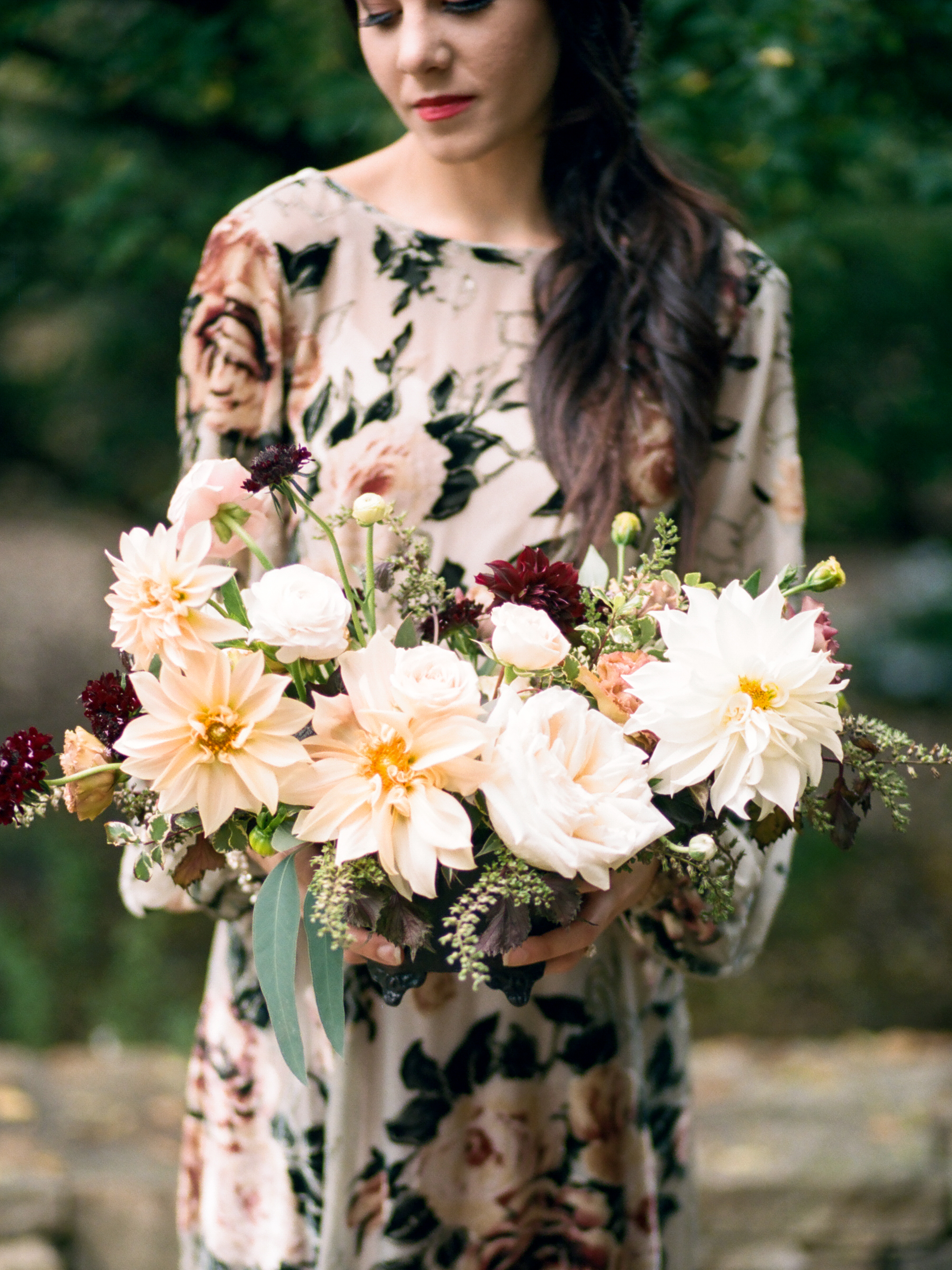 Moody Garden Elopement | Live View Studios | Joy Wed blog | http://www.joy-wed.com
