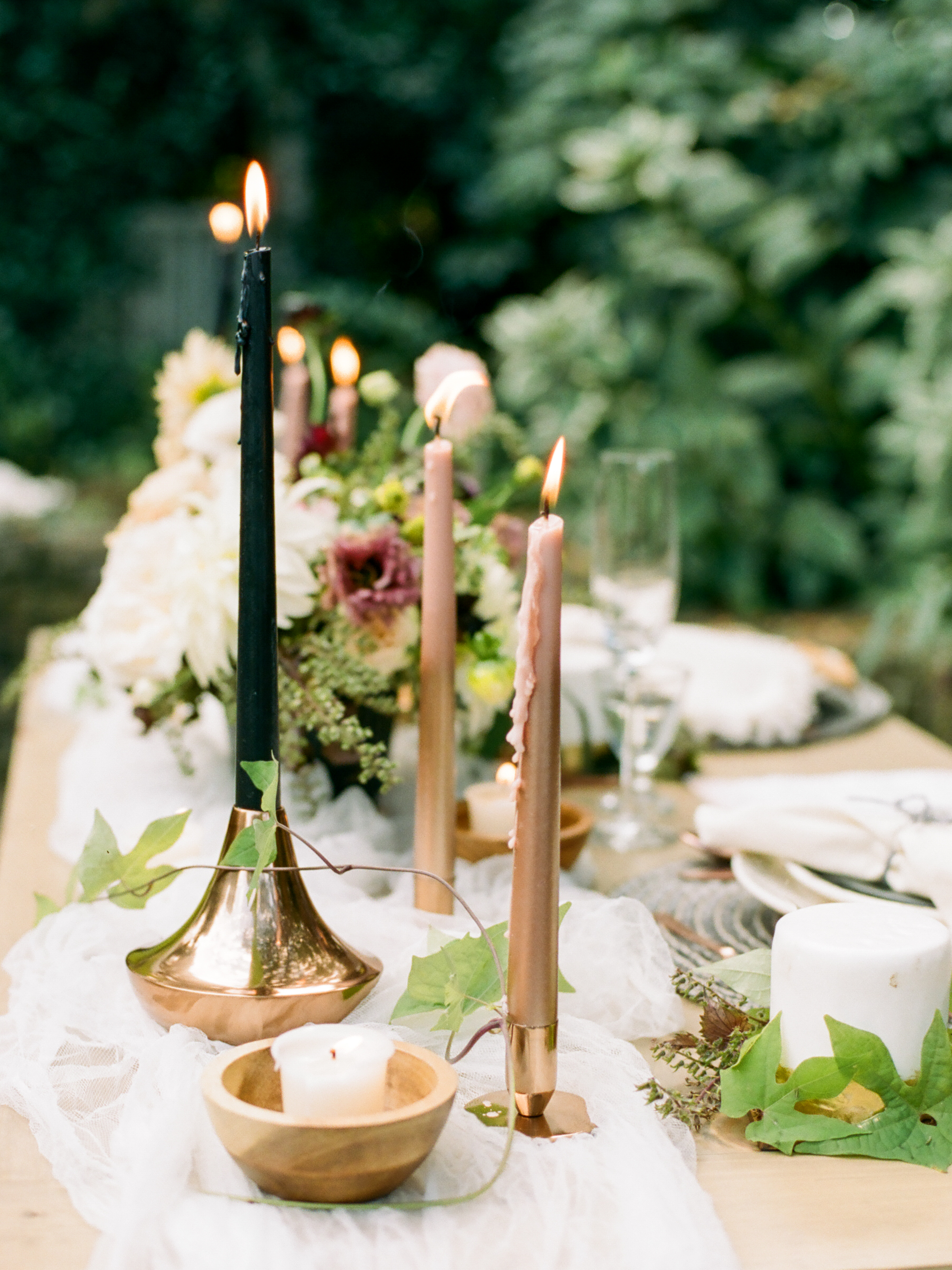 Moody Garden Elopement | Live View Studios | Joy Wed blog | http://www.joy-wed.com