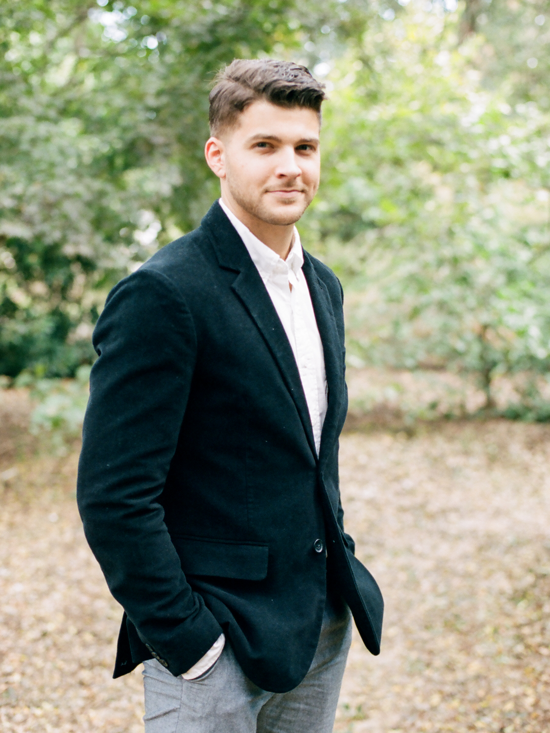 Moody Garden Elopement | Live View Studios | Joy Wed blog | http://www.joy-wed.com