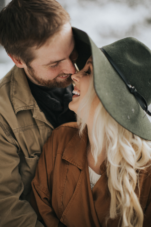 Snoqualmie Falls Anniversary Session | Tarah Schoof Photography | Joy Wed blog | http://www.joy-wed.com
