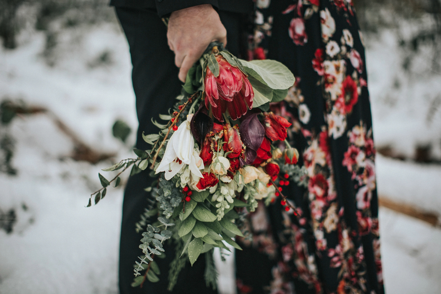 Snoqualmie Falls Anniversary Session | Tarah Schoof Photography | Joy Wed blog | http://www.joy-wed.com