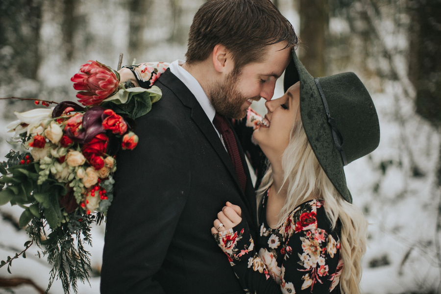 Snoqualmie Falls Anniversary Session | Tarah Schoof Photography | Joy Wed blog | http://www.joy-wed.com