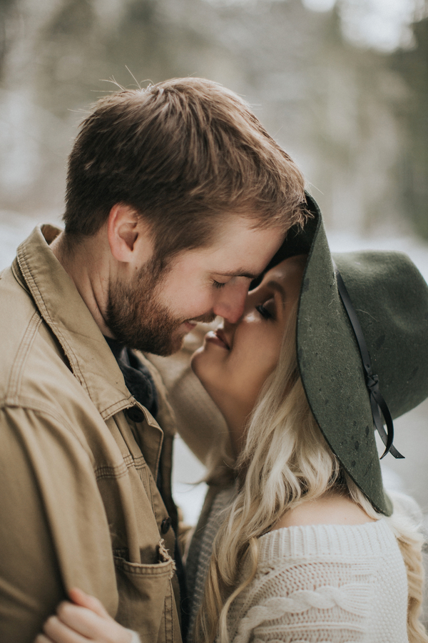 Snoqualmie Falls Anniversary Session | Tarah Schoof Photography | Joy Wed blog | http://www.joy-wed.com