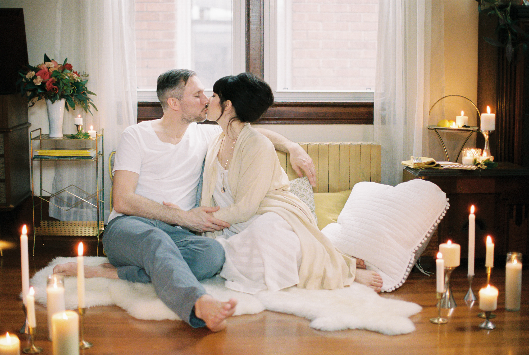Home Anniversary Session | Martina Wendland | Joy Wed | http://www.joy-wed.com