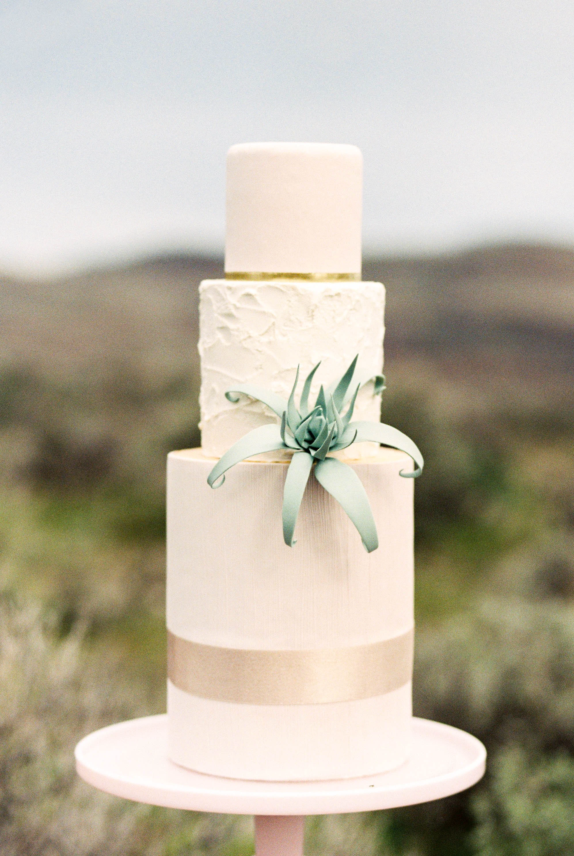 Desert Elopement | Kerry Jeanne Photography | Joy Wed blog | http://www.joy-wed.com