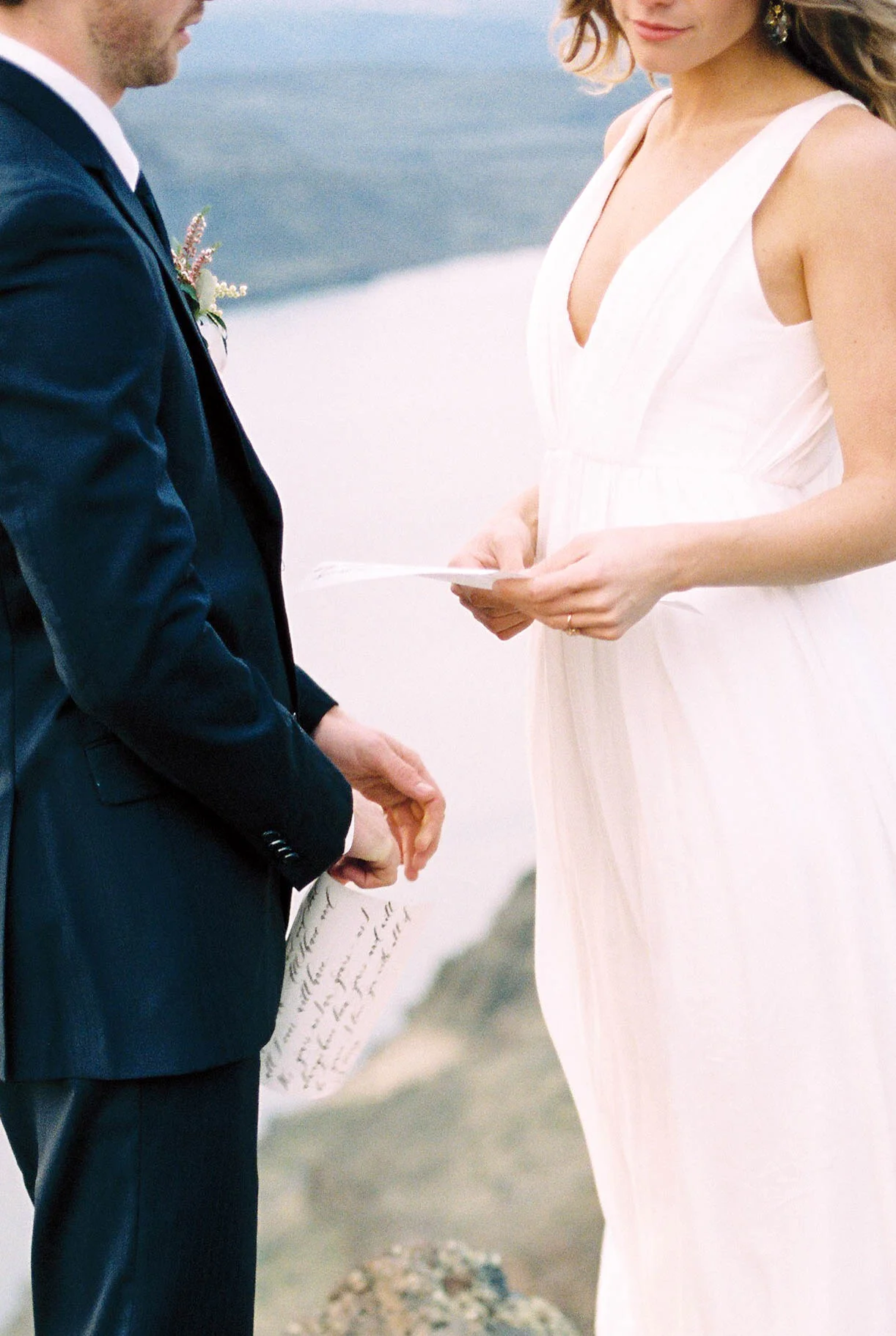 Desert Elopement | Kerry Jeanne Photography | Joy Wed blog | http://www.joy-wed.com