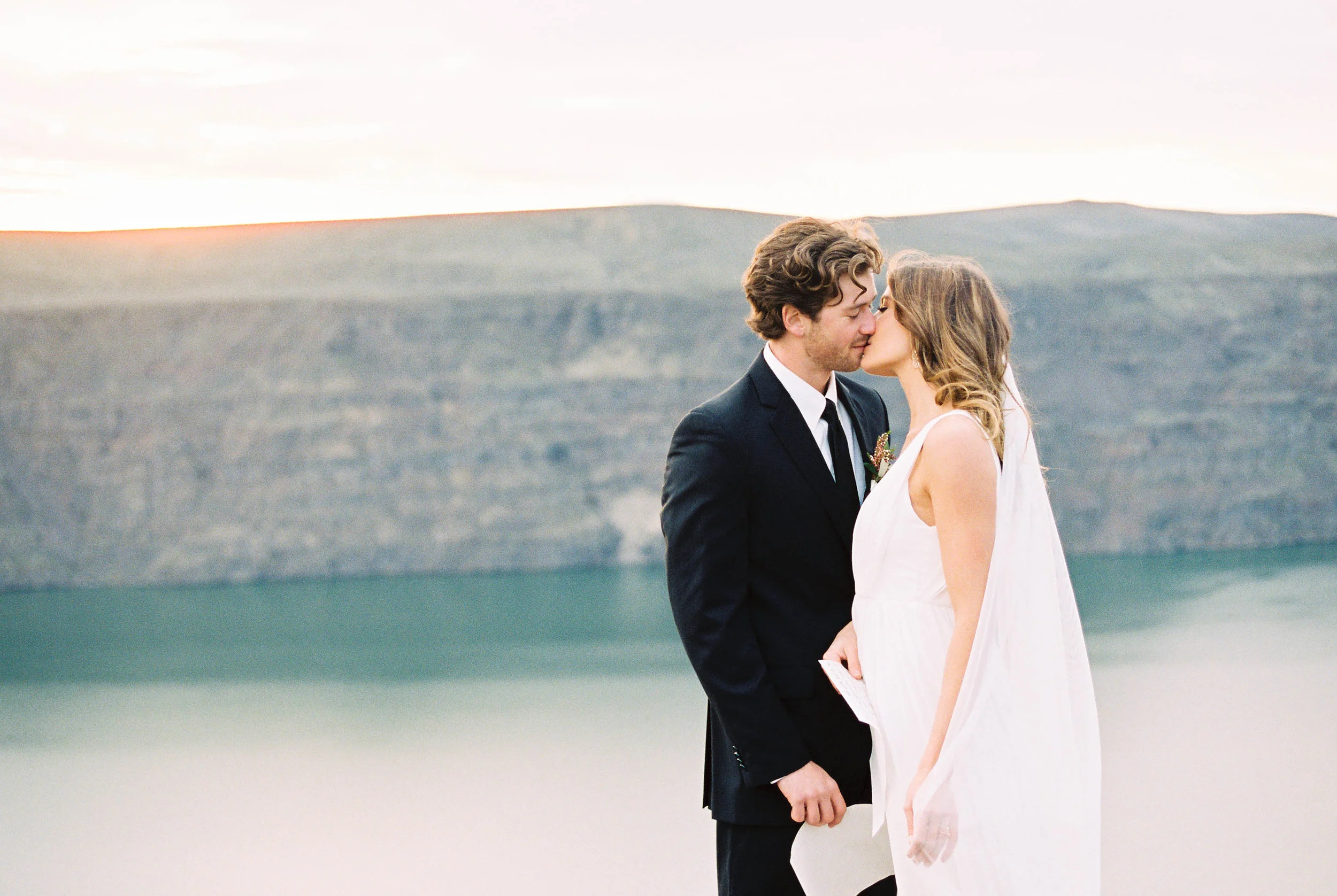 Desert Elopement | Kerry Jeanne Photography | Joy Wed blog | http://www.joy-wed.com