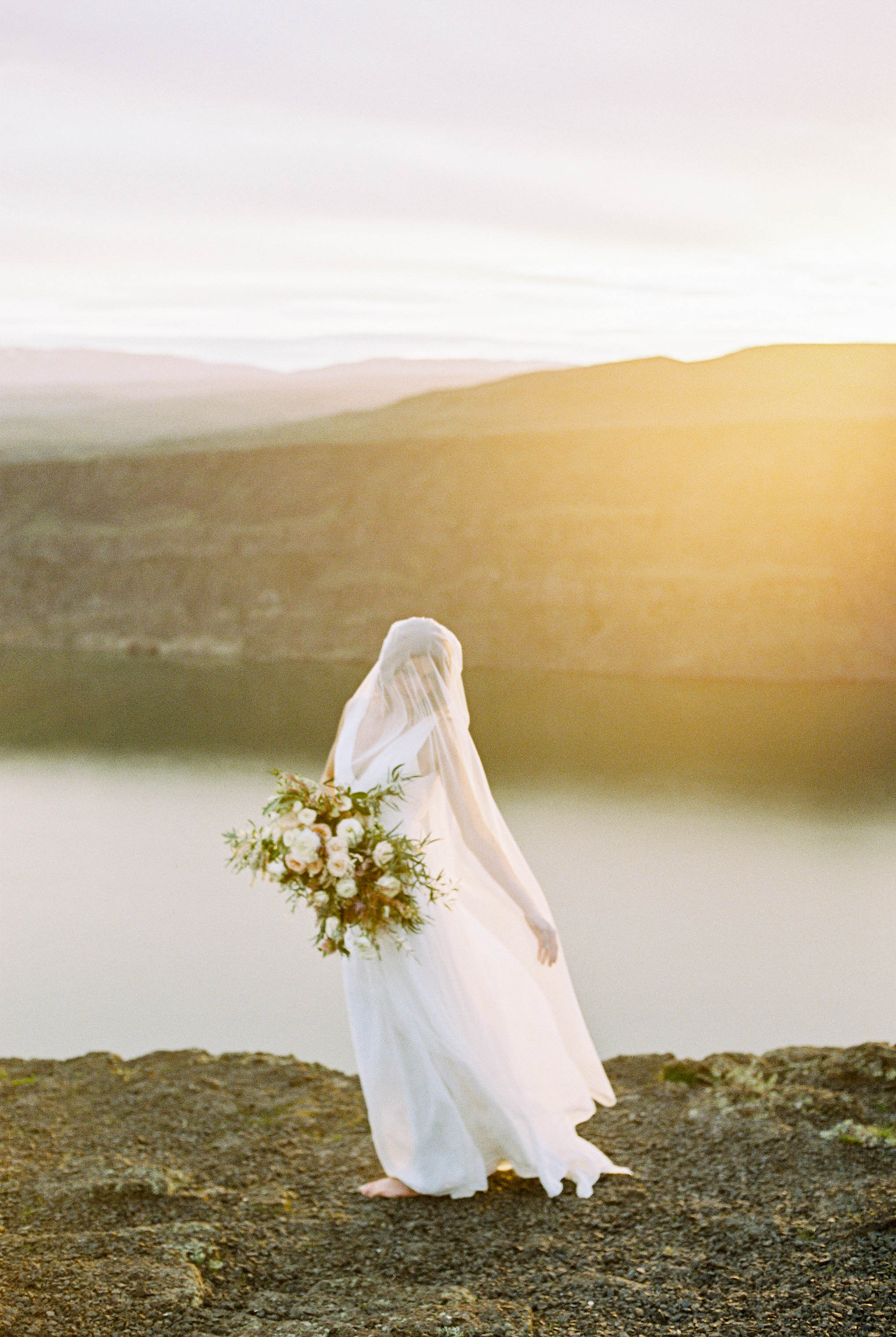 Desert Elopement | Kerry Jeanne Photography | Joy Wed blog | http://www.joy-wed.com