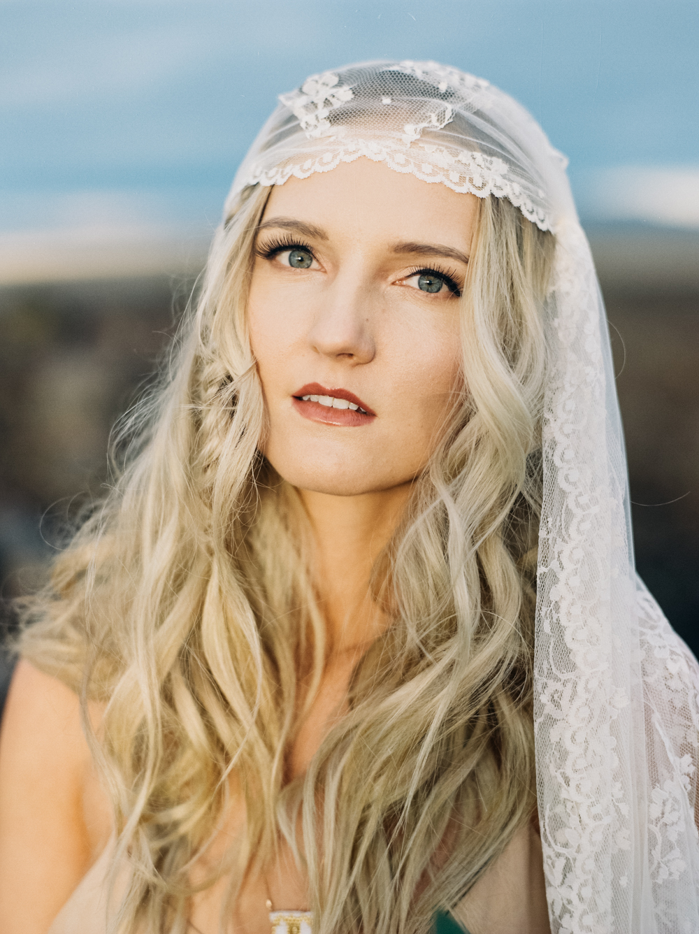 Lava Field Bridal Inspiration | Kendra Elise Photography | Joy Wed blog | http://www.joy-wed.com