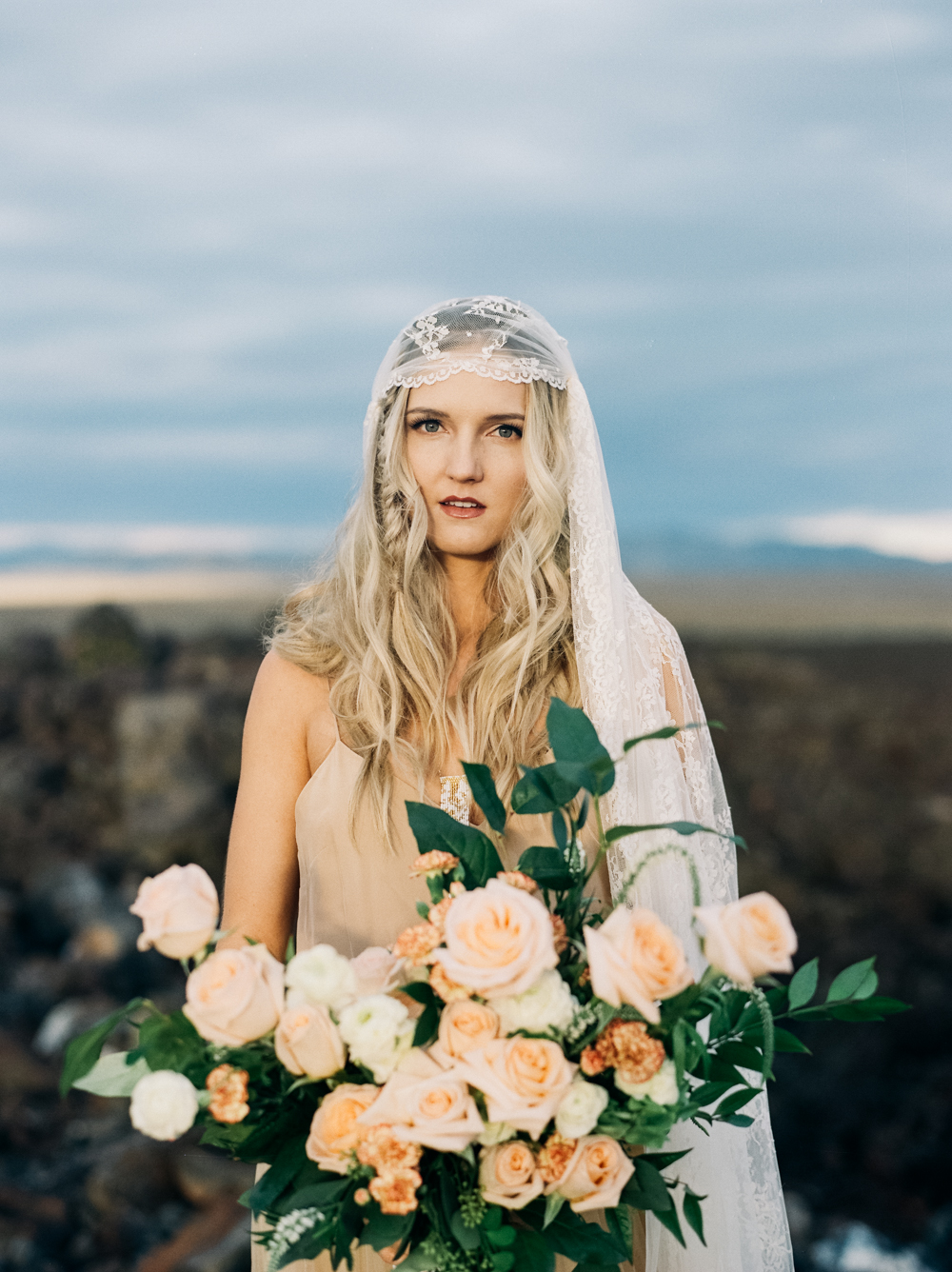 Lava Field Bridal Inspiration | Kendra Elise Photography | Joy Wed blog | http://www.joy-wed.com