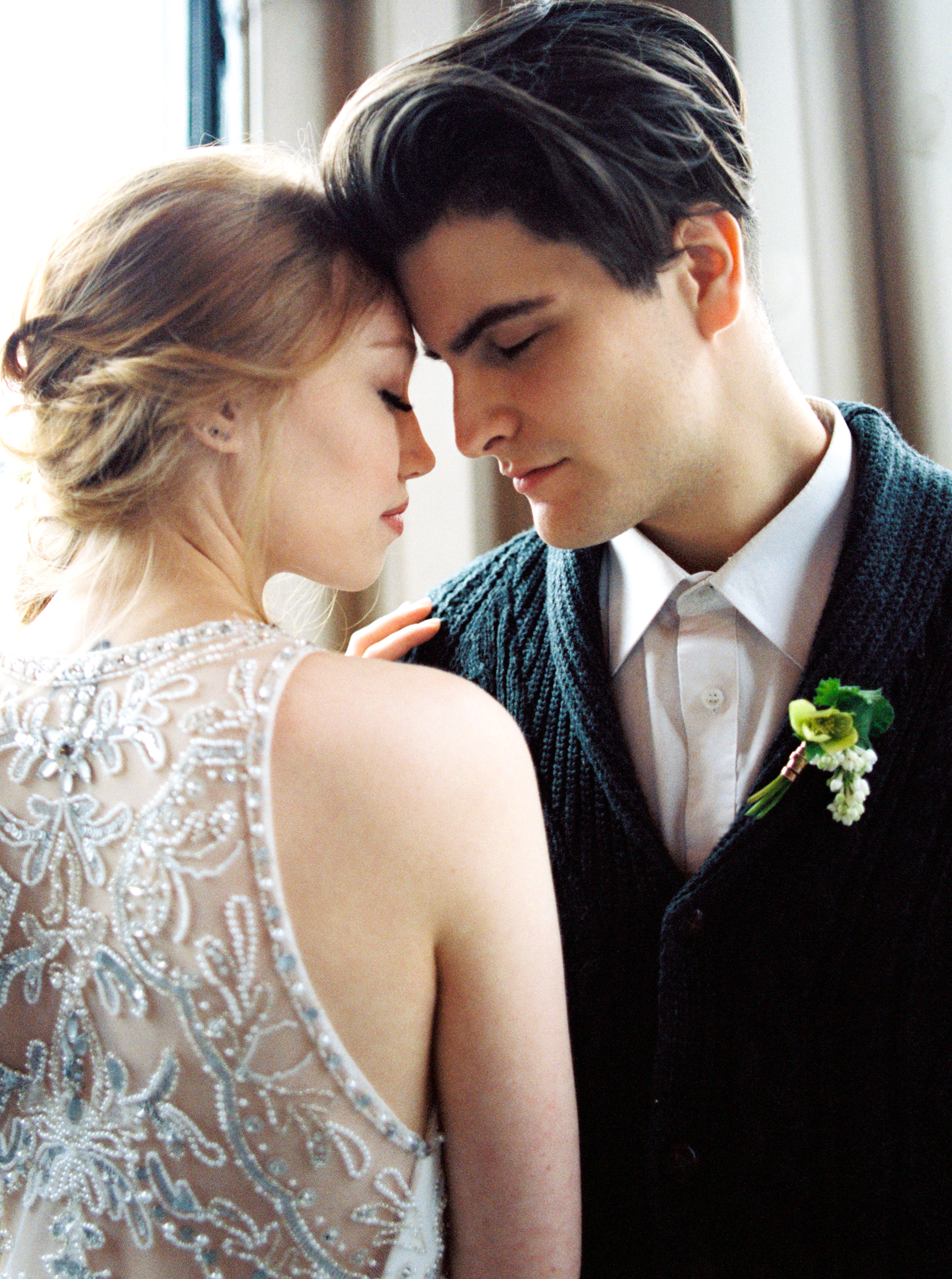 Industrial Wedding Inspiration | Mylyn Wood Photography | Joy Wed | http://www.joy-wed.com