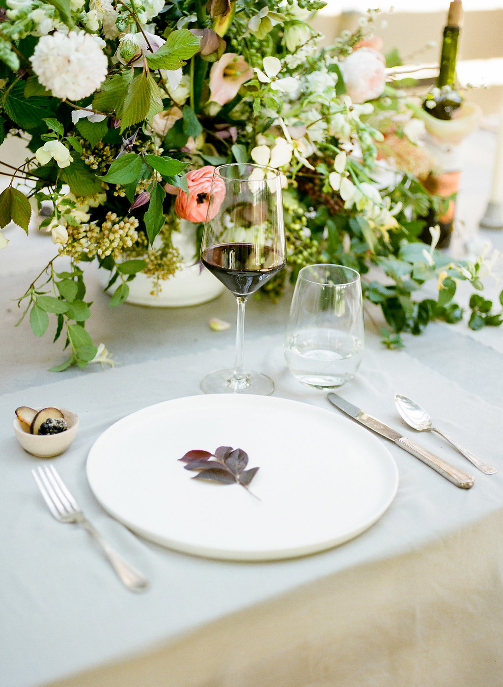 Belle Lumiere Workshop Bridal Editorial | Esther Funk Photography | Joy Wed | http://www.joy-wed.com