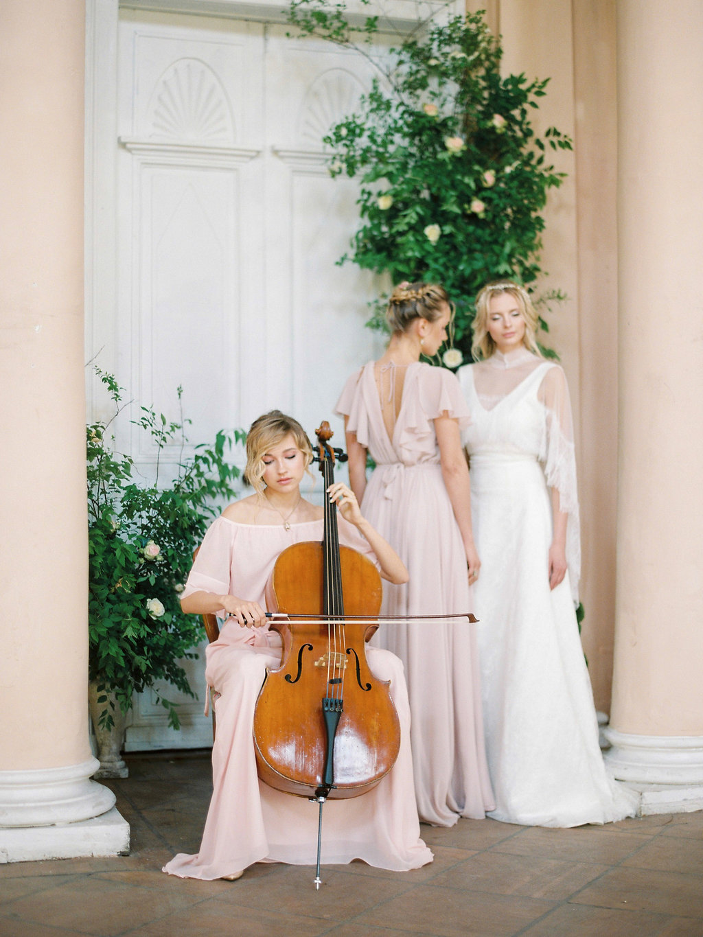 Bridesmaids Boudoir | Elena Pavlova Photography | Joy Wed blog | http://www.joy-wed.com