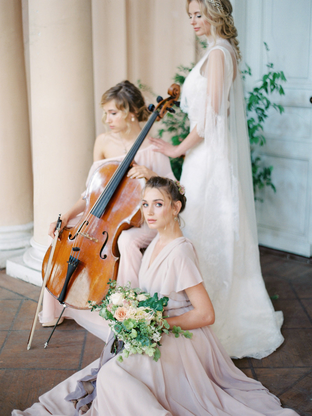 Bridesmaids Boudoir | Elena Pavlova Photography | Joy Wed blog | http://www.joy-wed.com