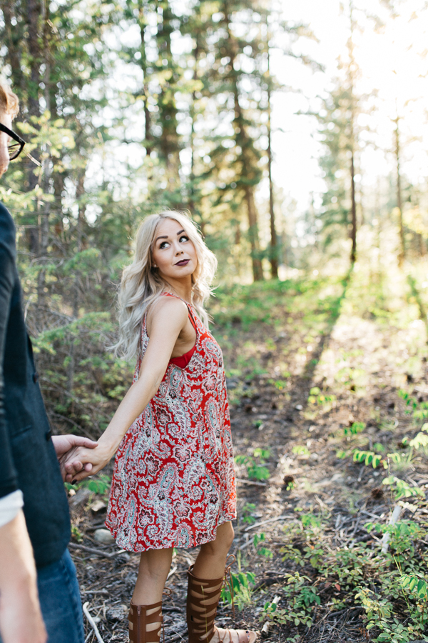 Bohemian Kelowna Engagement Session | Ivy + Rose Photo | Joy Wed | http://www.joy-wed.com