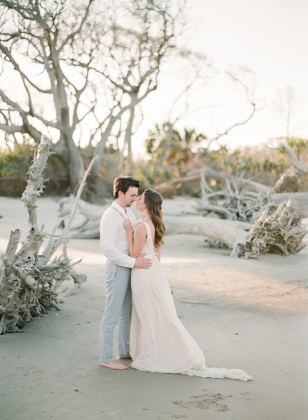 Driftwood Beach Elopement | Beach Wedding | Beach Wedding Inspiration | Amanda Watson Workshop | Magnolia Adams Photography | Joy Wed | Fine Art Wedding Blog