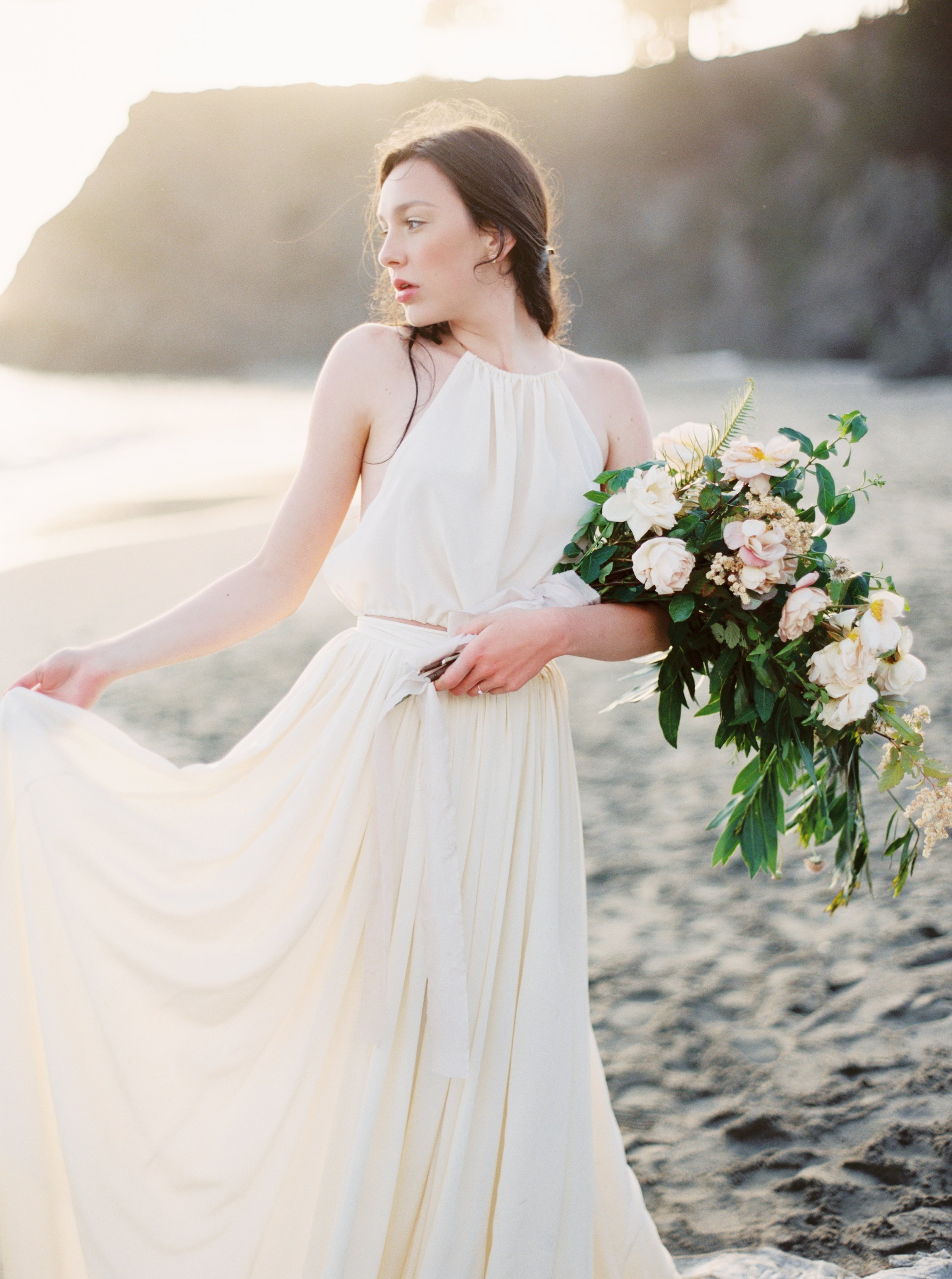 Seaside Wedding | Seaside Bridal Shoot | Erich McVey Workshop | Lisa Catherine Photography | Joy Wed | Fine Art Wedding blog | Organic Wedding Inspiration | Organic Wedding Bouquet
