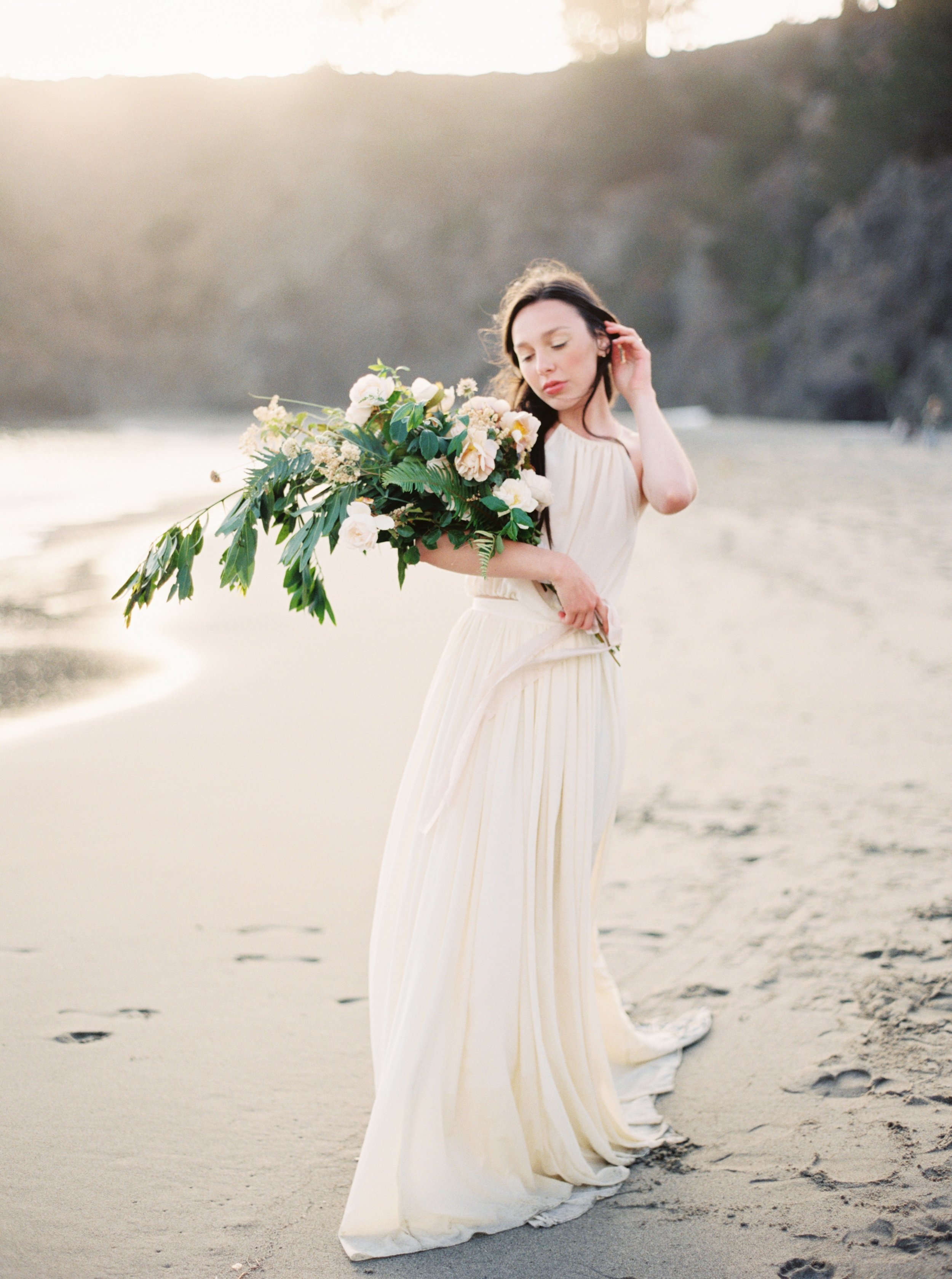 Seaside Wedding | Seaside Bridal Shoot | Erich McVey Workshop | Lisa Catherine Photography | Joy Wed | Fine Art Wedding blog | Organic Wedding Inspiration | Organic Wedding Bouquet