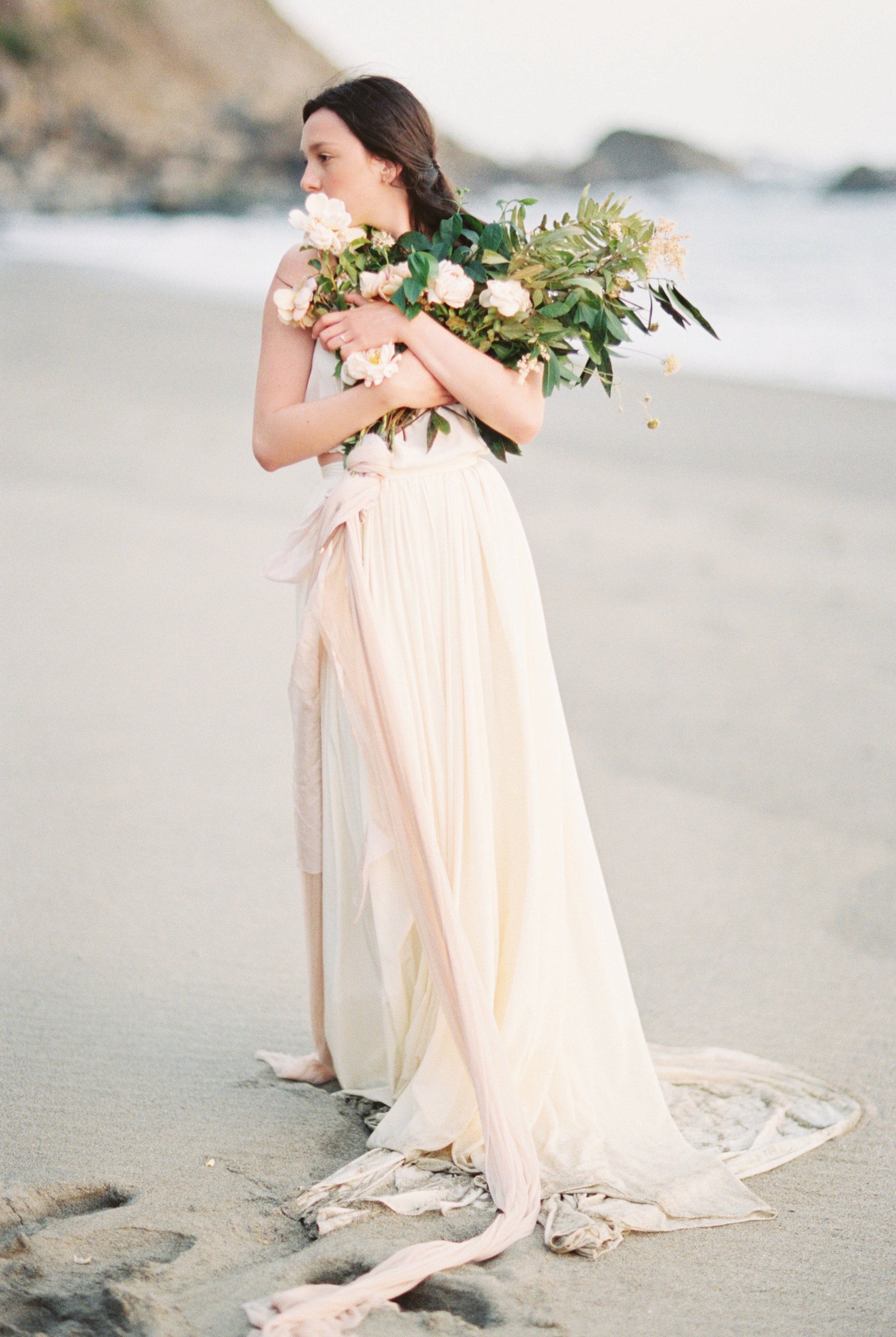 Seaside Wedding | Seaside Bridal Shoot | Erich McVey Workshop | Lisa Catherine Photography | Joy Wed | Fine Art Wedding blog | Organic Wedding Inspiration | Organic Wedding Bouquet