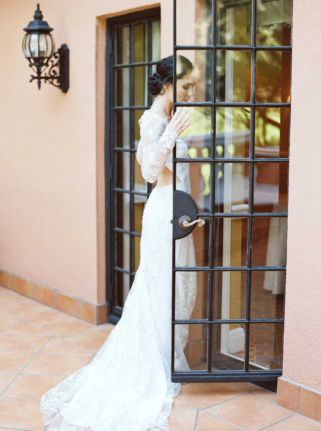 Mentor Session with Kayla Barker | Nicole Clarey | Dallas Wedding | Peach and Yellow Wedding | Peach Wedding | Fine Art Wedding Blog | Joy Wed | Canadian Wedding Blog | Summer Wedding Decor