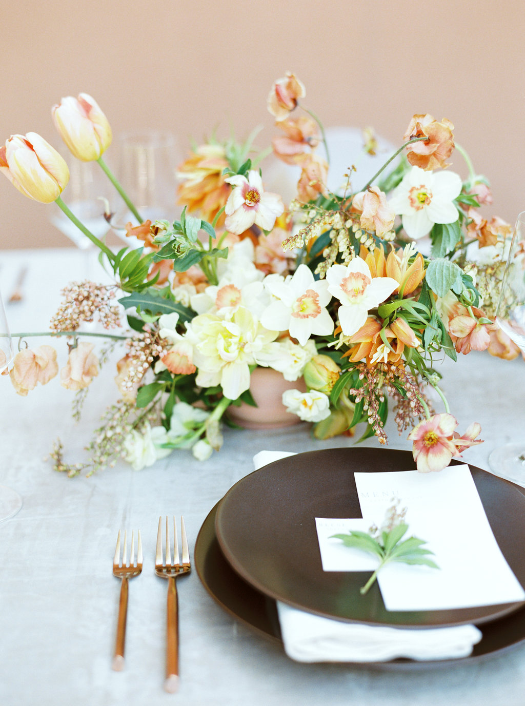 Mentor Session with Kayla Barker | Nicole Clarey | Dallas Wedding | Peach and Yellow Wedding | Peach Wedding | Fine Art Wedding Blog | Joy Wed | Canadian Wedding Blog | Summer Wedding Decor
