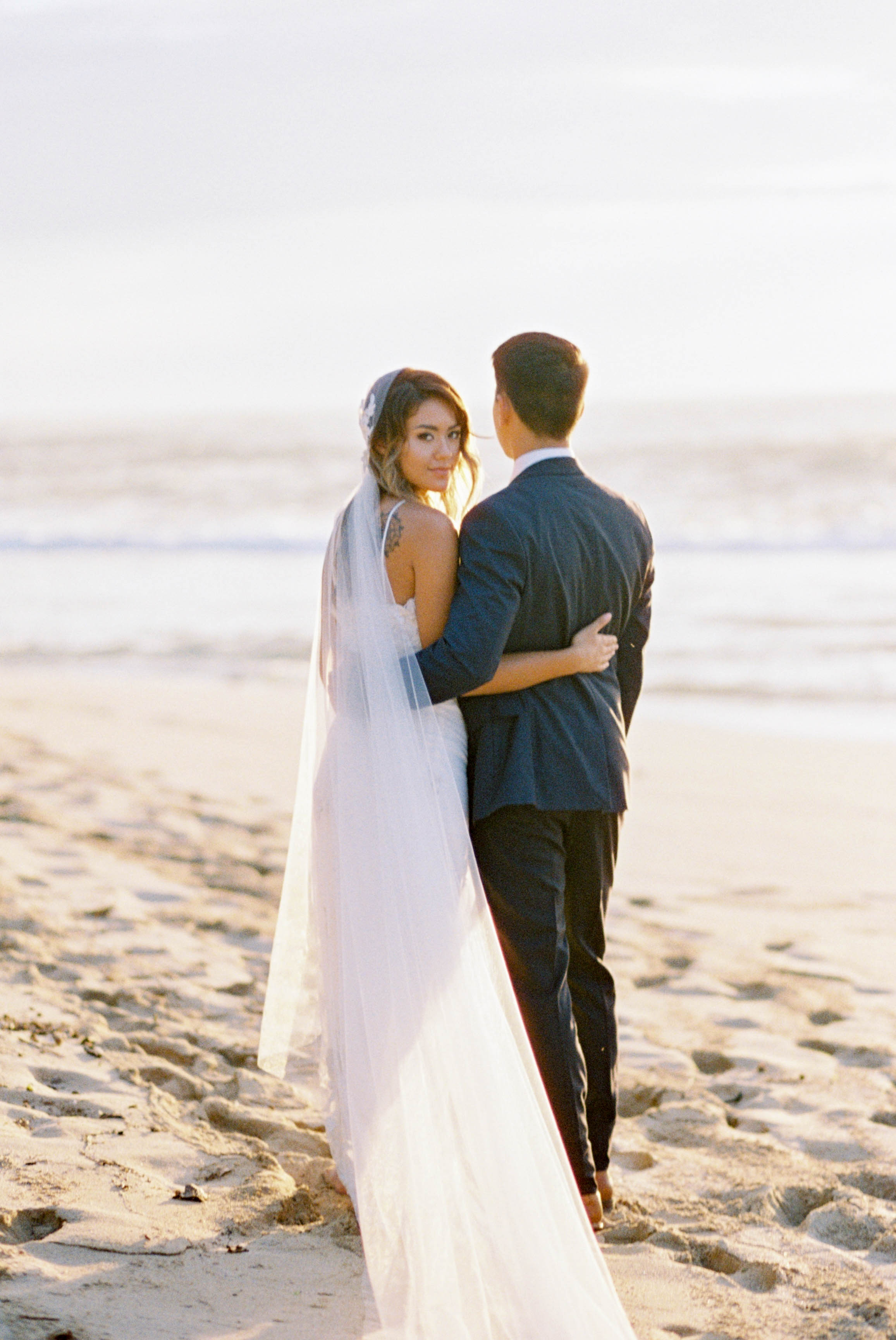Sunset Hawaiian Elopement | Hawaiian Elopement | O'ahu Elopement | Beach Elopement | Kerry Jeanne Photography | Joy Wed | Fine Art Photography | Fine Art Blog | Canadian Wedding Blog