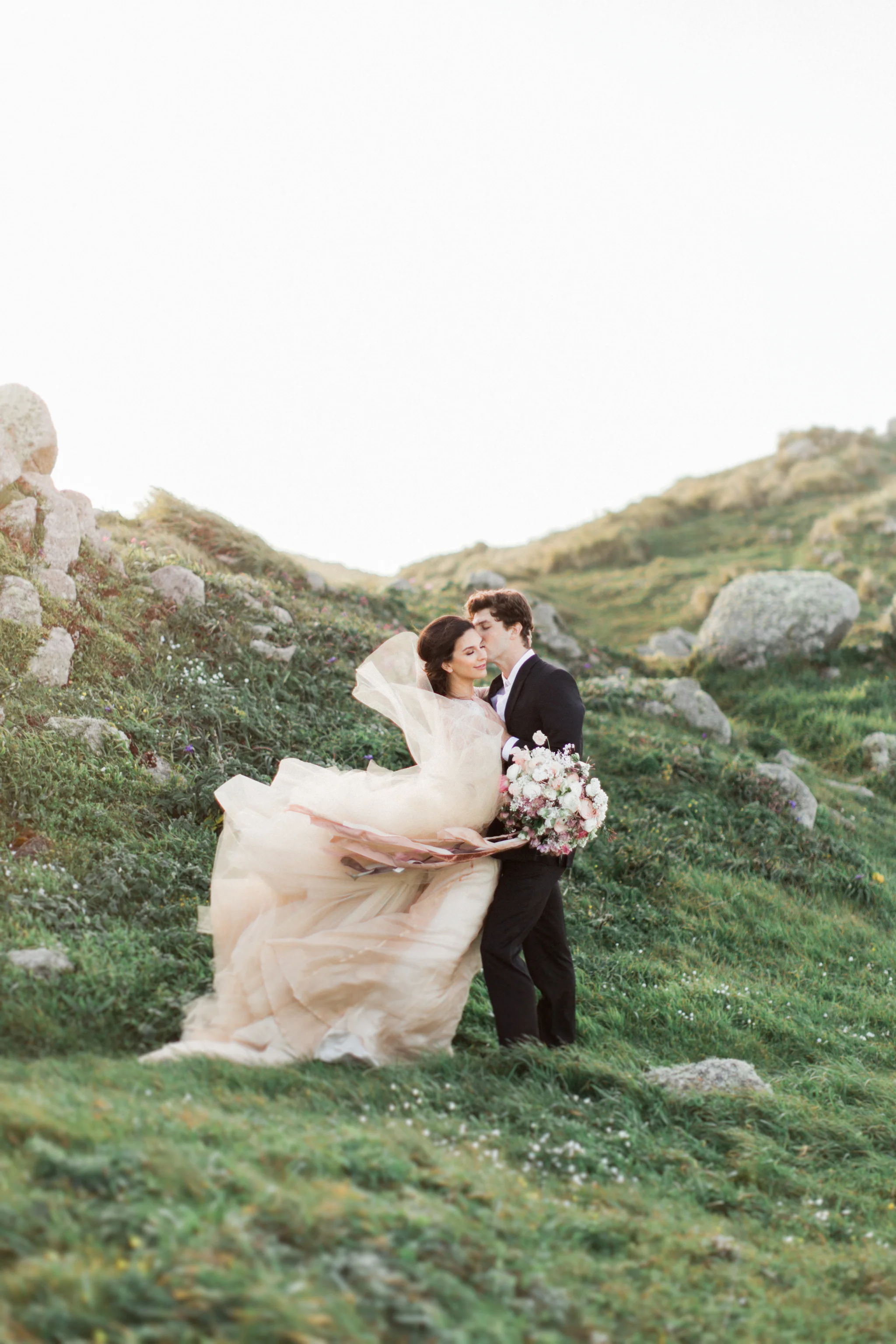 Cliffside Wedding | Tyler Rye Workshop | Point Reyes | Nicole Lapierre | Canadian Wedding Blog | Canadian Photographer | Joy Wed | Fine Art Wedding Blog | Peach Wedding Dress | Blush Wedding Bouquet