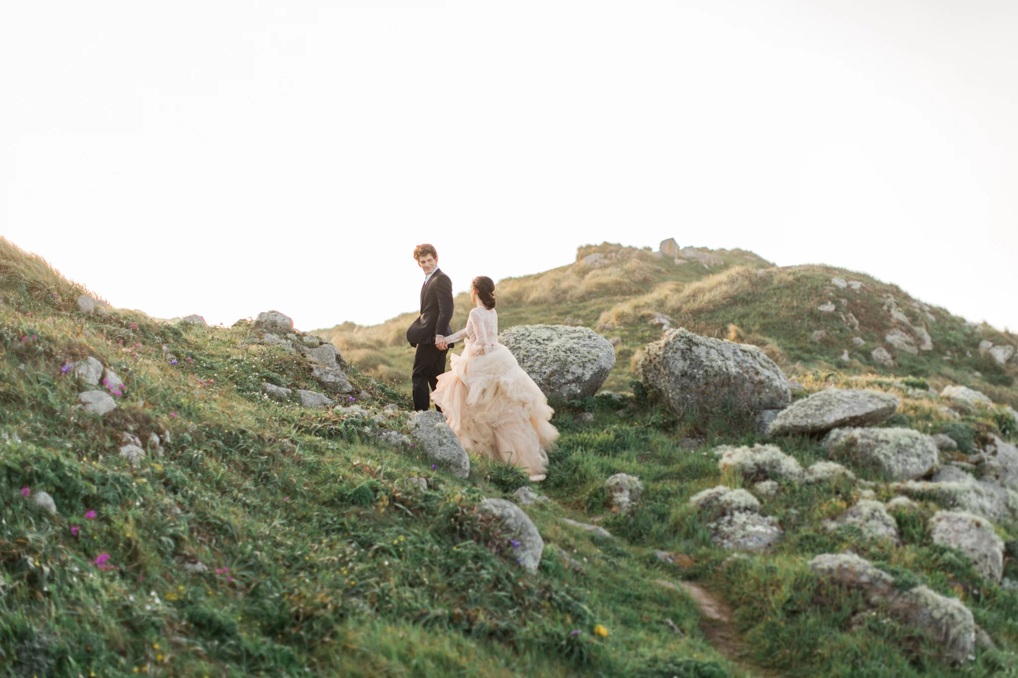 Cliffside Wedding | Tyler Rye Workshop | Point Reyes | Nicole Lapierre | Canadian Wedding Blog | Canadian Photographer | Joy Wed | Fine Art Wedding Blog | Peach Wedding Dress | Blush Wedding Bouquet