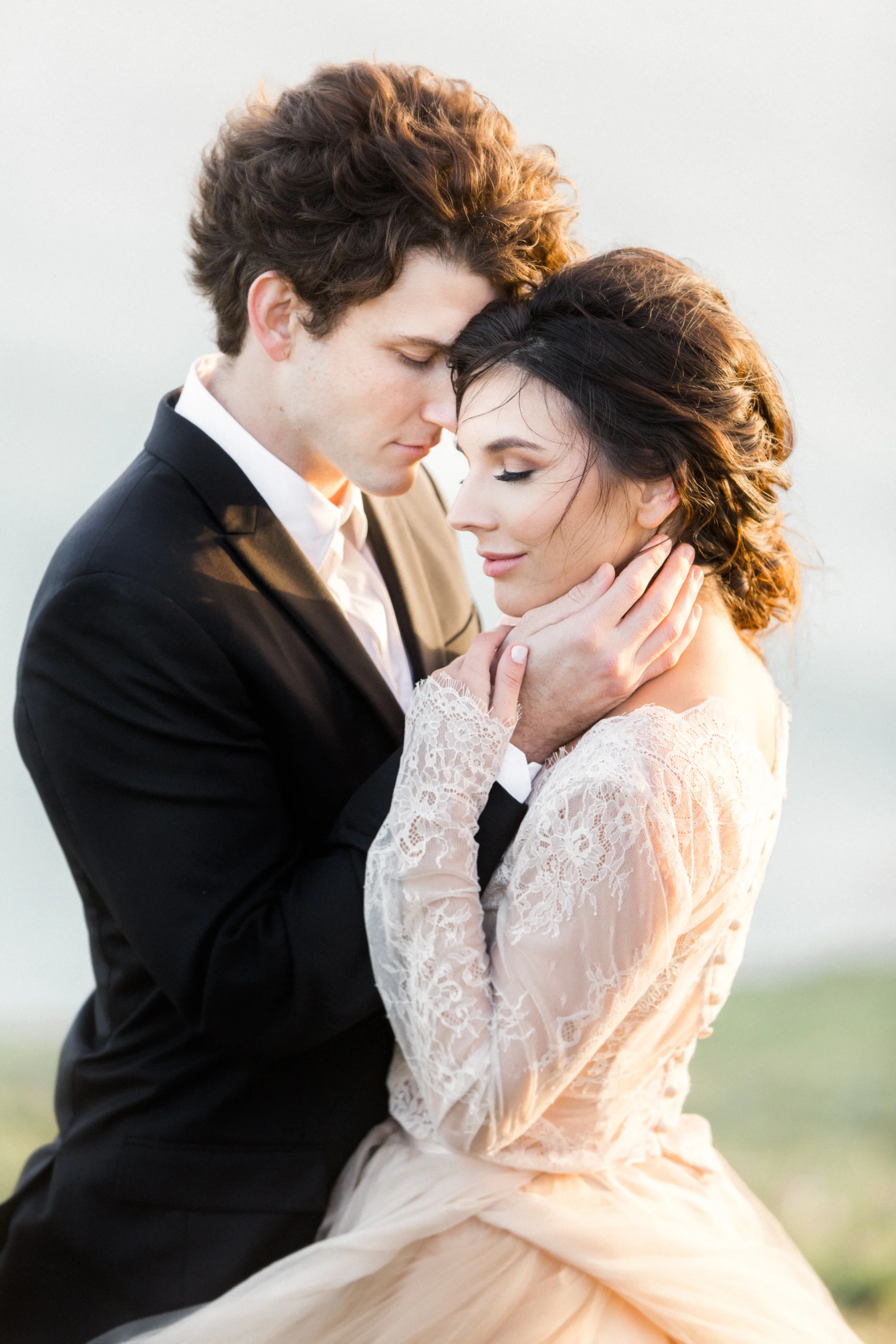 Cliffside Wedding | Tyler Rye Workshop | Point Reyes | Nicole Lapierre | Canadian Wedding Blog | Canadian Photographer | Joy Wed | Fine Art Wedding Blog | Peach Wedding Dress