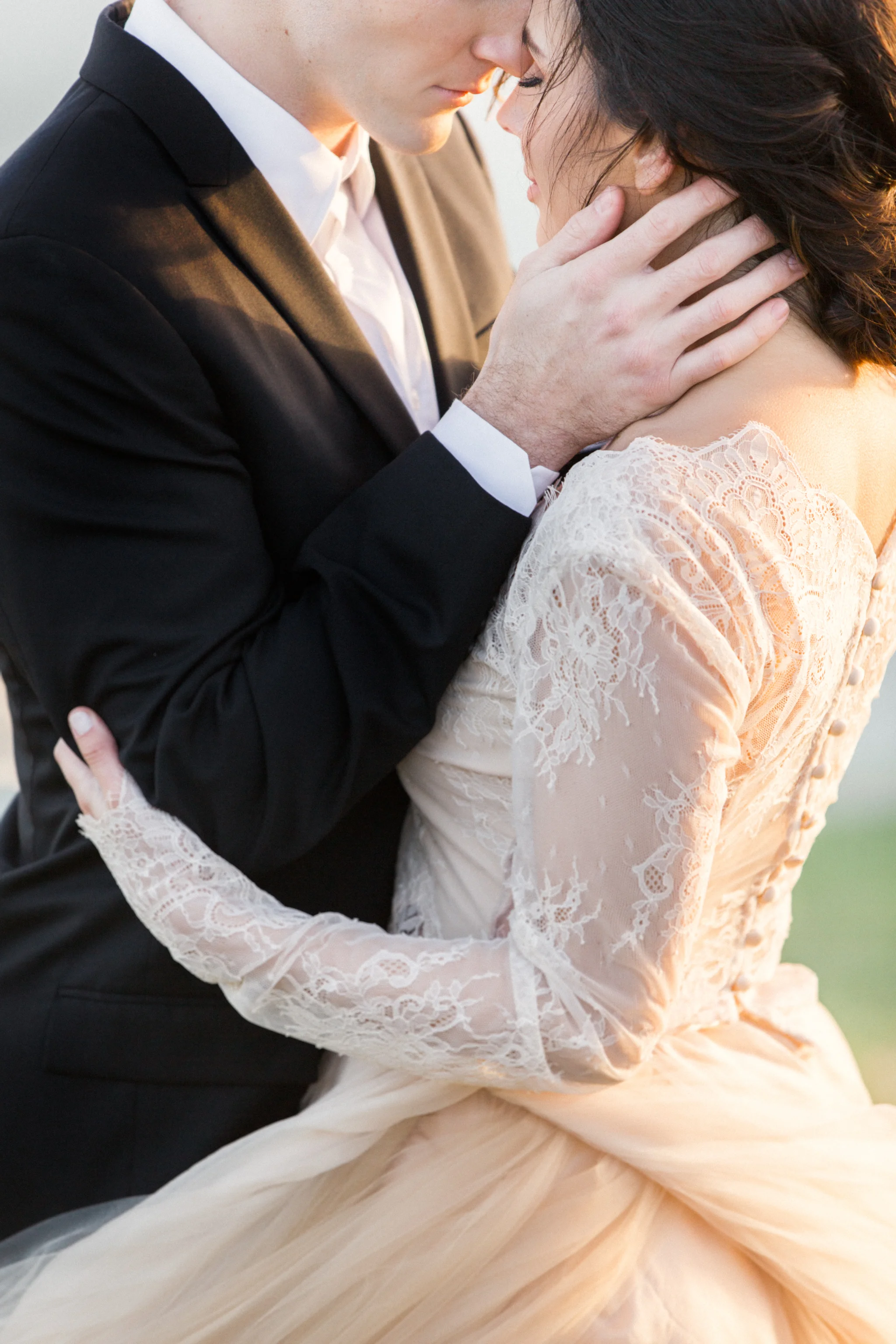 Cliffside Wedding | Tyler Rye Workshop | Point Reyes | Nicole Lapierre | Canadian Wedding Blog | Canadian Photographer | Joy Wed | Fine Art Wedding Blog | Peach Wedding Dress | Blush Wedding Bouquet