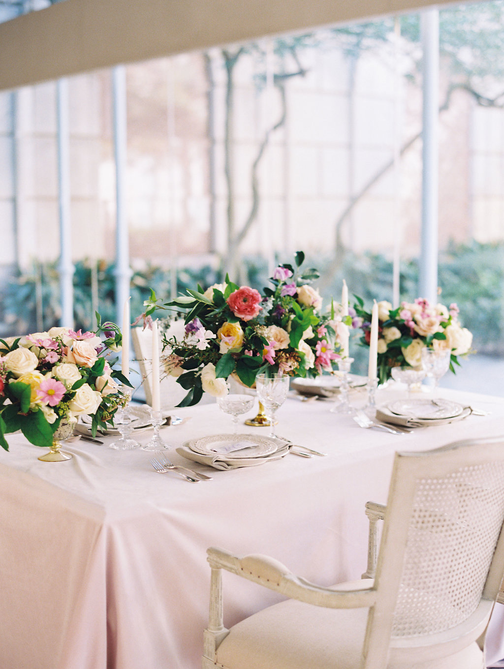 Parisian Wedding Inspiration | Alba Rose Photography | Parisian Wedding | Fine Art Wedding Blog | Joy Wed | Romantic Wedding Inspiration