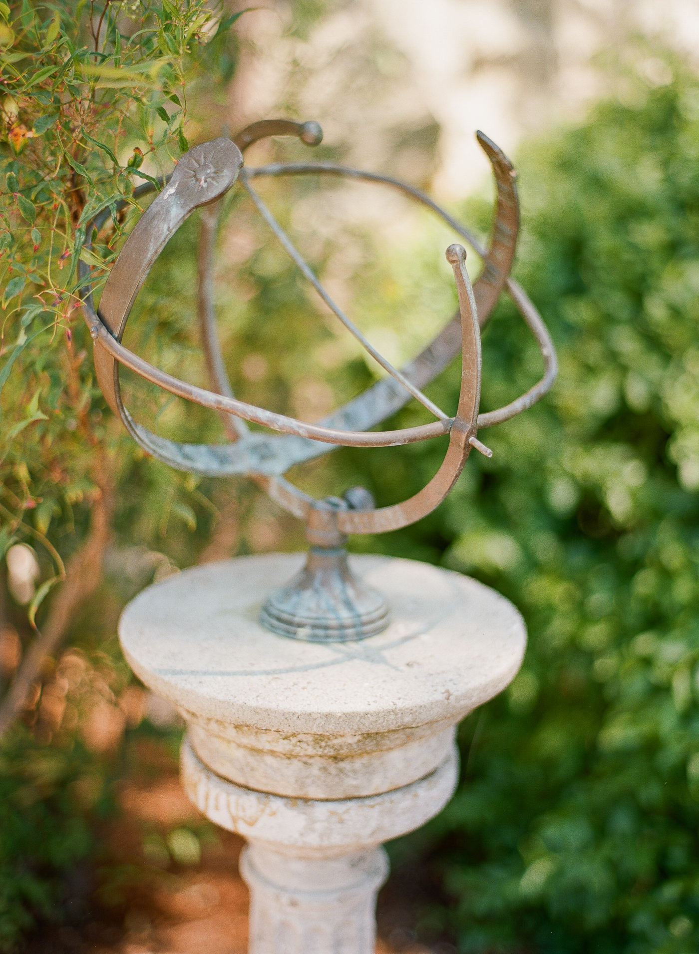 Vineyard Wedding Inspiration | Blue and Yellow Wedding | Bright and Colorful Wedding Inspiration | The Ganeys | Fine Art Wedding blog | Canadian Wedding Blog | Joy Wed