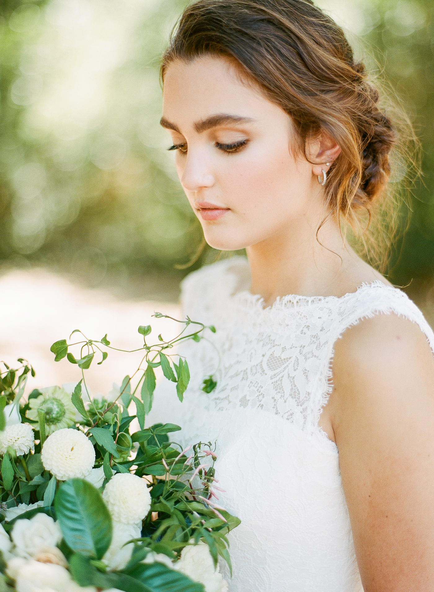 Vineyard Wedding Inspiration | Blue and Yellow Wedding | Bright and Colorful Wedding Inspiration | The Ganeys | Fine Art Wedding blog | Canadian Wedding Blog | Joy Wed
