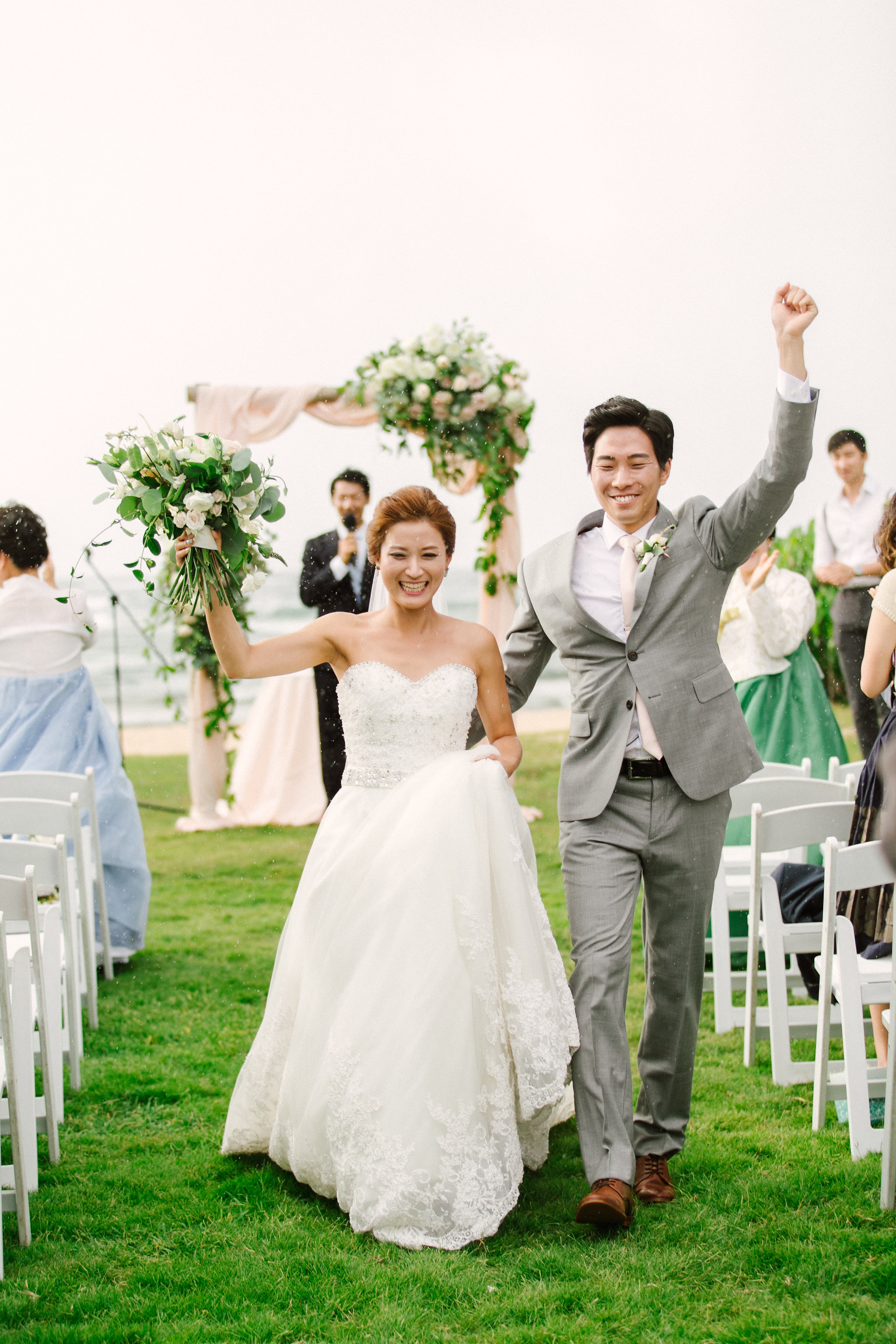 Hawaiian Wedding | Beach Wedding | Aria Studios | Chinese Wedding | Fine Art Wedding Blog | Canadian Wedding Blog | Joy Wed | Outdoor Wedding | Tent Wedding
