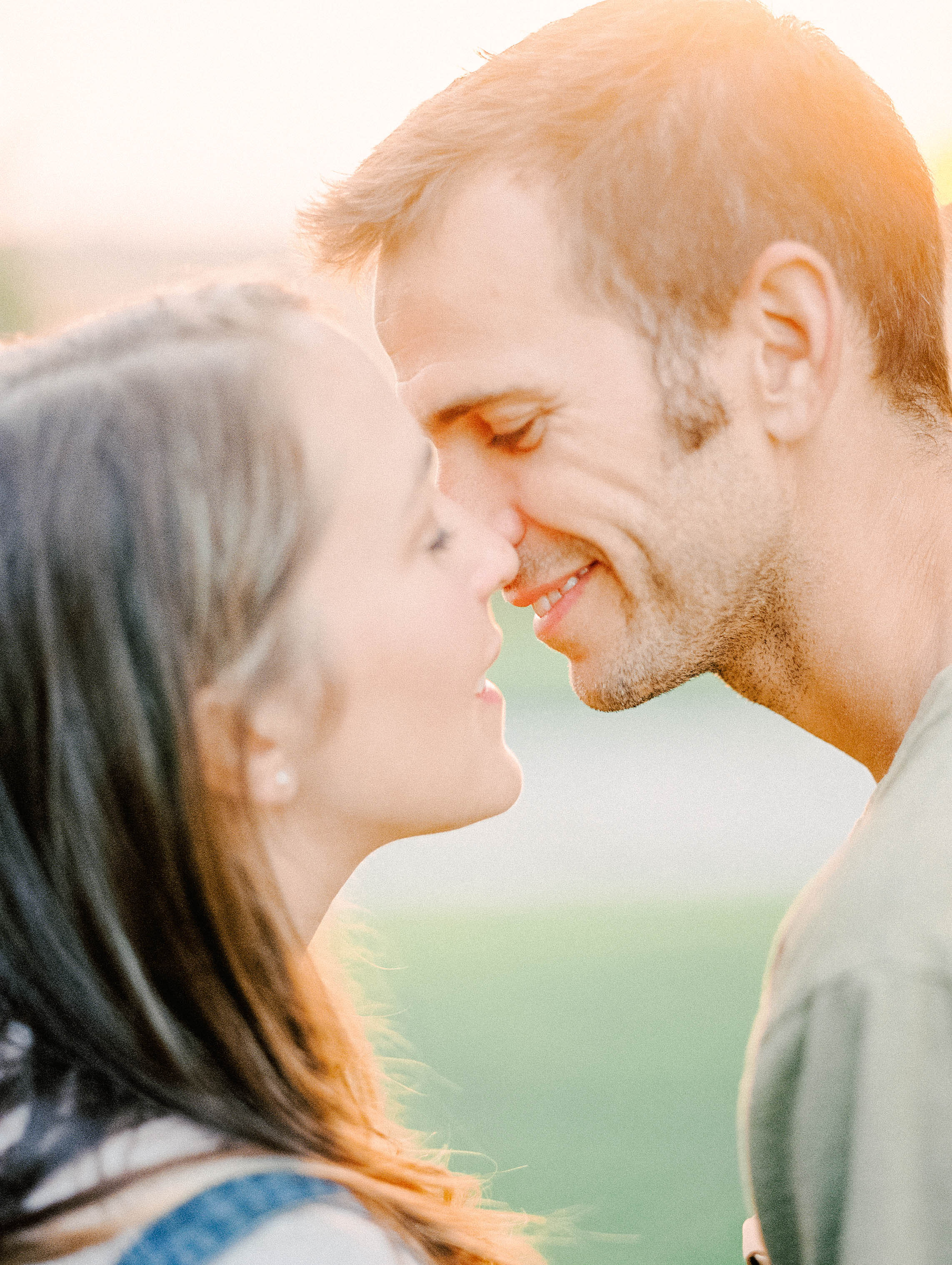 Garden Anniversary Session | Garden Wedding | Morgan Worley Photography | Anniversary Session | Fine Art Engagement Session | Fine Art Wedding Blog | Canadian Wedding Blog | Joy Wed