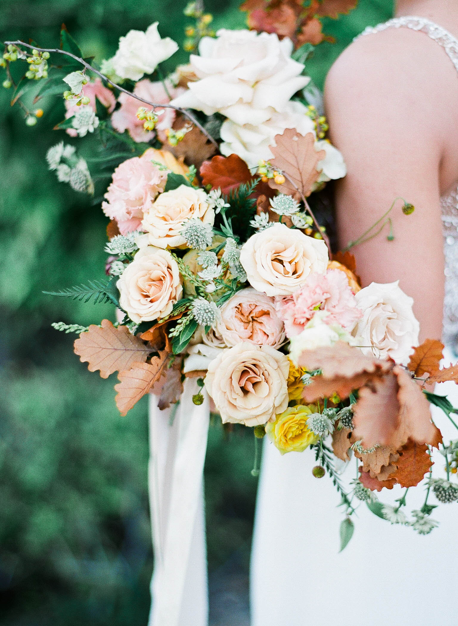 Fall Wedding | Fall Wedding Inspiration | Fall Bridal Bouquet | Yellow and Brown wedding | Ashley Nystrom | Wedding Blog | Fine Art Wedding Blog | Canadian Wedding Blog | Wedding Inspiration | Joy Wed
