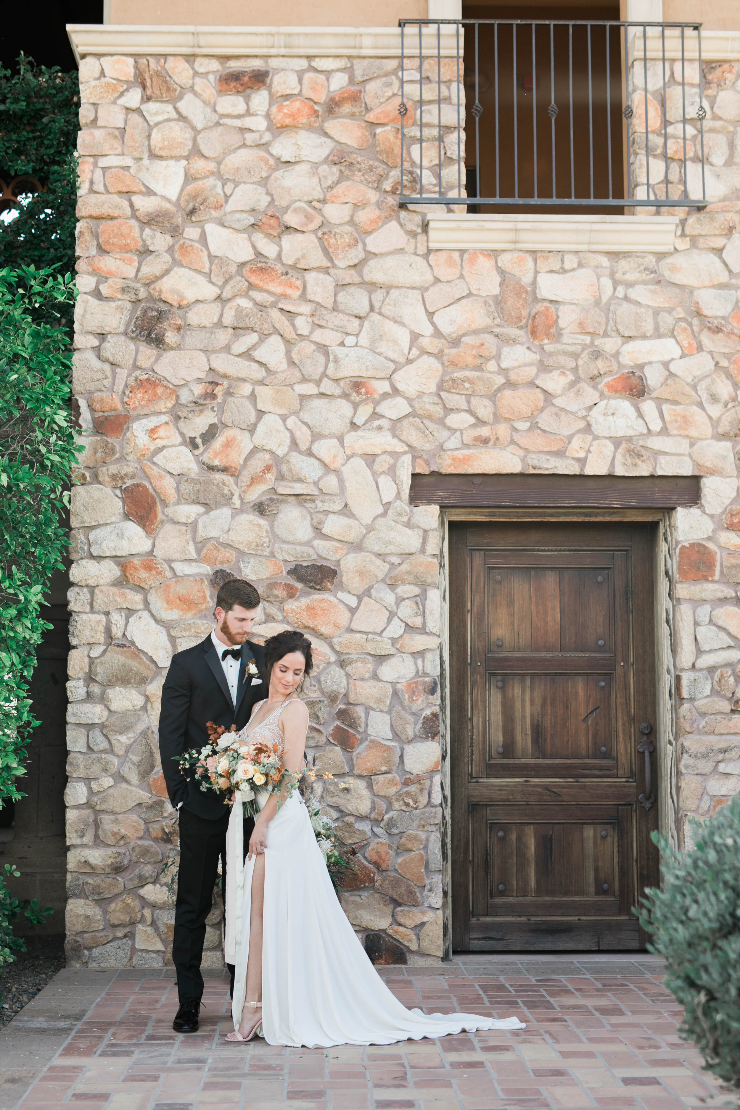 Fall Wedding | Fall Wedding Inspiration | Fall Bridal Bouquet | Yellow and Brown wedding | Ashley Nystrom | Wedding Blog | Fine Art Wedding Blog | Canadian Wedding Blog | Wedding Inspiration | Joy Wed