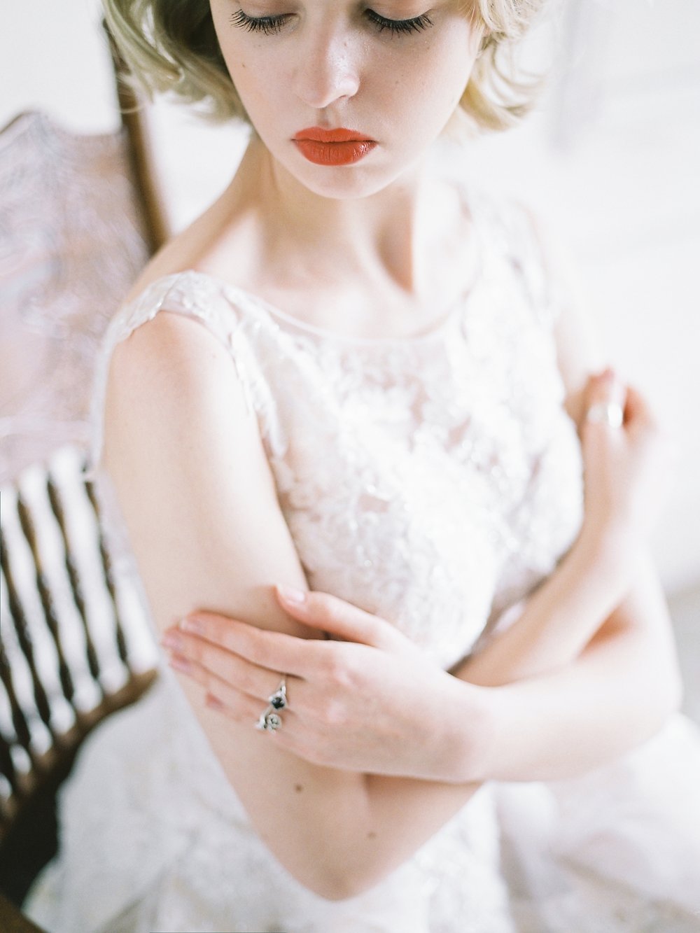 Winter Wedding | Minimalist Bride | White Wedding | Fine Art Wedding | Jin Wed Photography | Fine Art Wedding Blog | Joy Wed | Canadian Wedding Blog