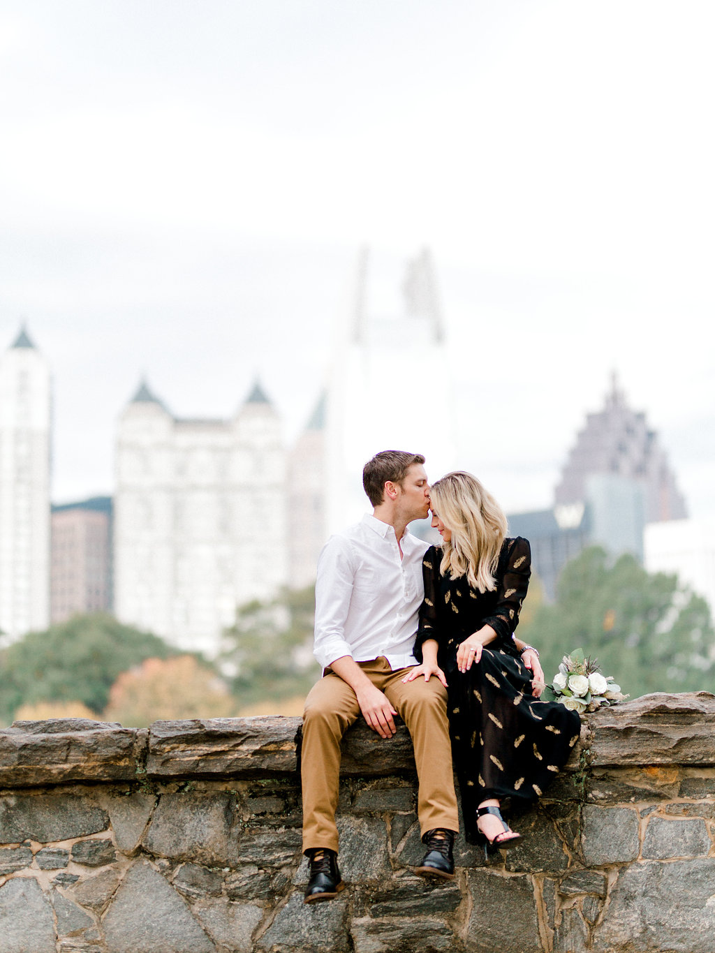 Piedmont Park Engagement Session | Kelly Anne Photo | Atlanta Photographer | Atlanta Wedding | Fine Art Wedding Blog | Canadian Wedding Blog | Wedding Blog | Joy Wed | Canmore Wedding Planner