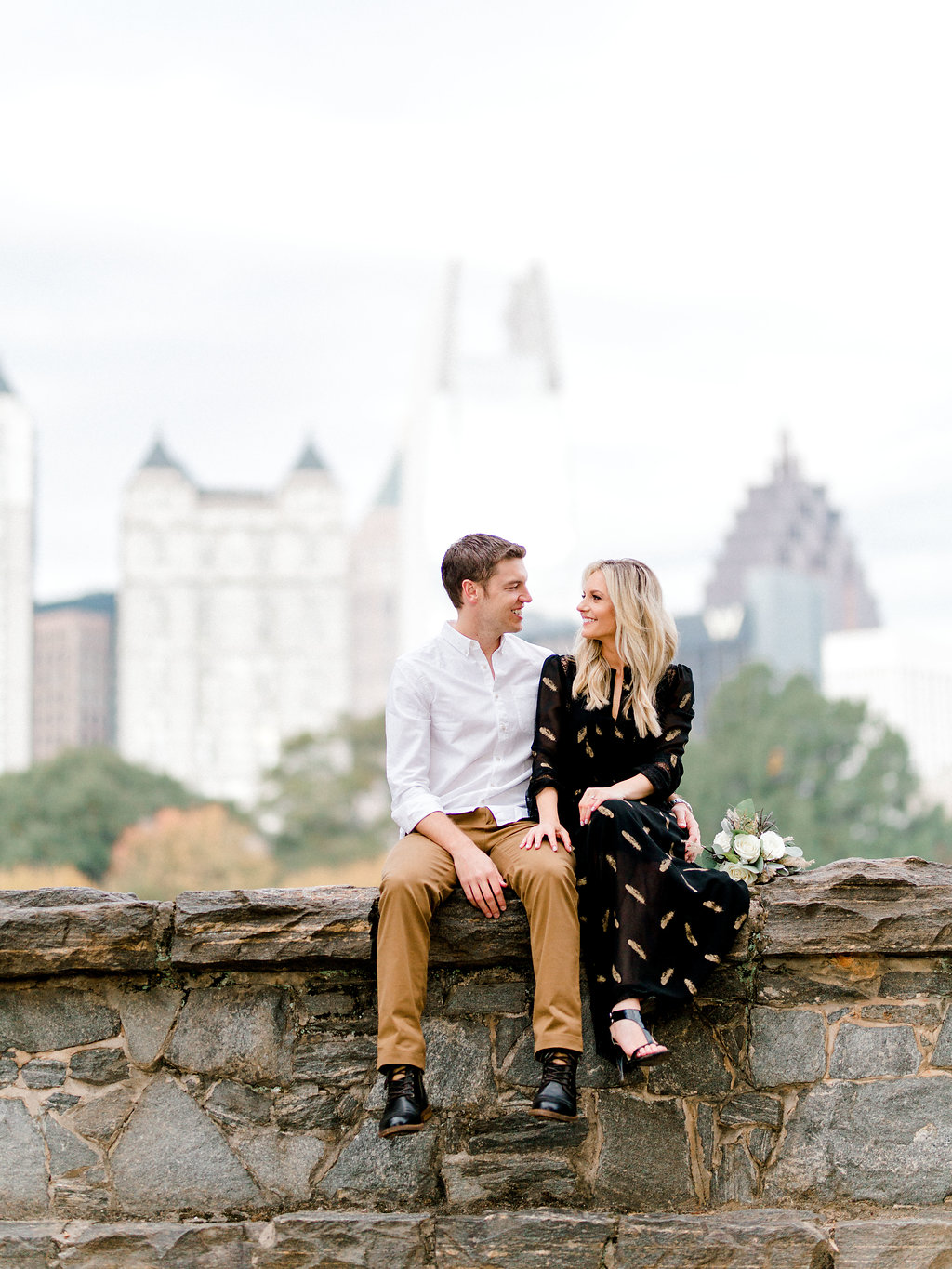 Piedmont Park Engagement Session | Kelly Anne Photo | Atlanta Photographer | Atlanta Wedding | Fine Art Wedding Blog | Canadian Wedding Blog | Wedding Blog | Joy Wed | Canmore Wedding Planner