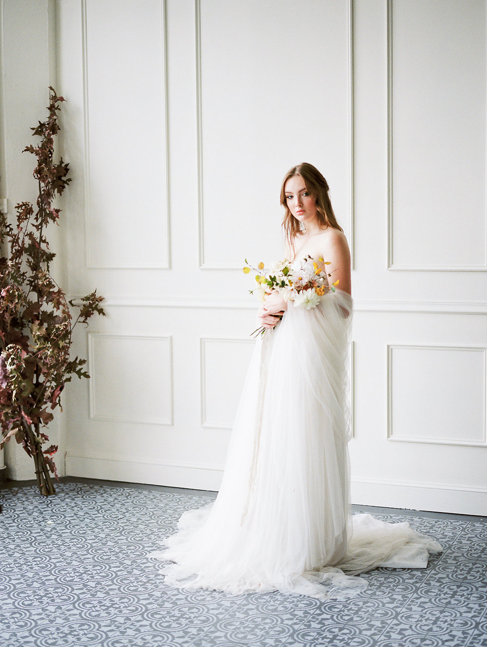 French Inspired Bridal Session | When She Knew Photography | Oregon Photographer | Oregon Wedding | Brittney Boone | Fine Art Wedding Blog | Joy Wed | Yellow and Blue Wedding | Spring Wedding